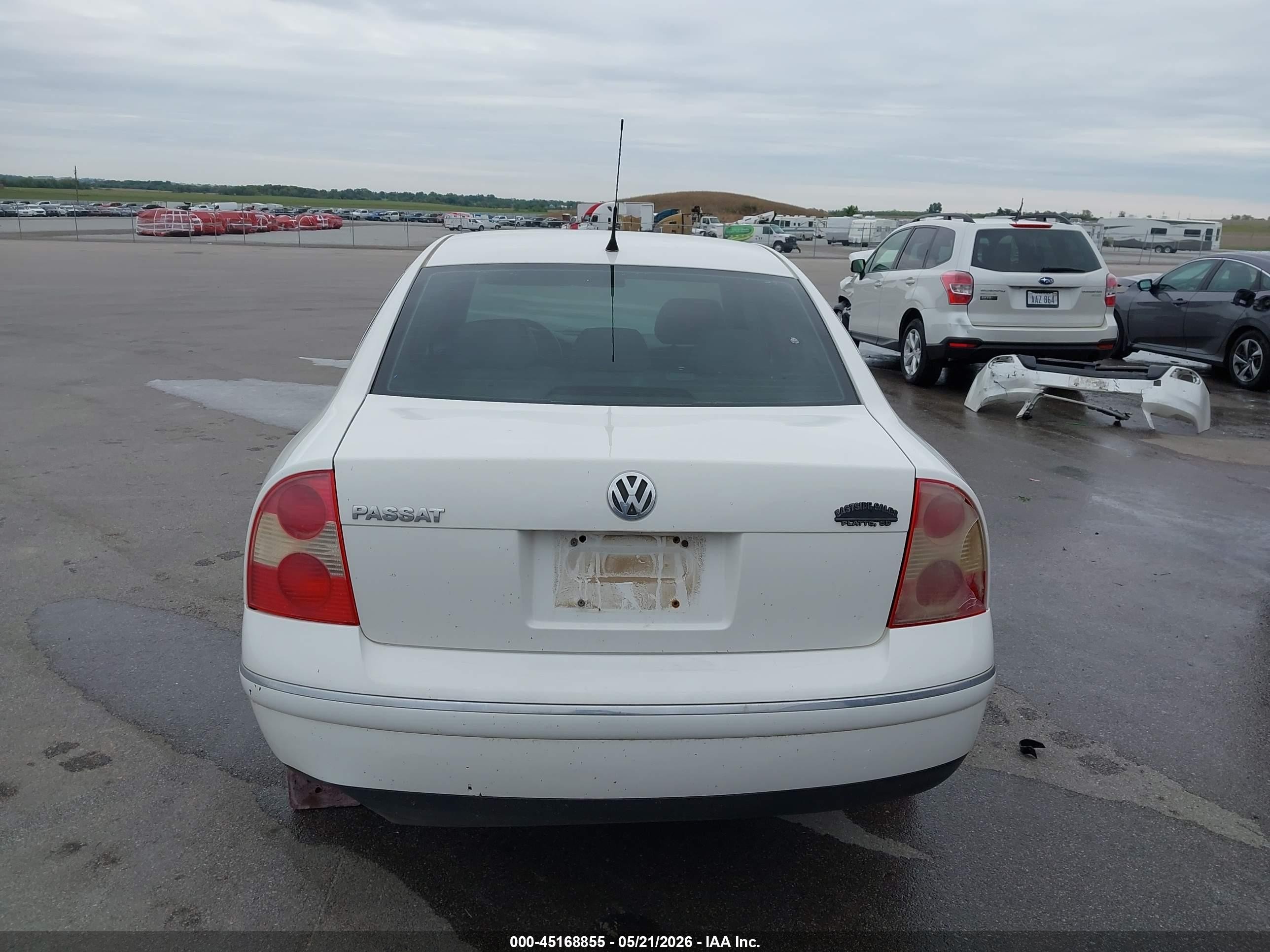 2004 Volkswagen Passat Gls White vin: WVWPD63B94E287575