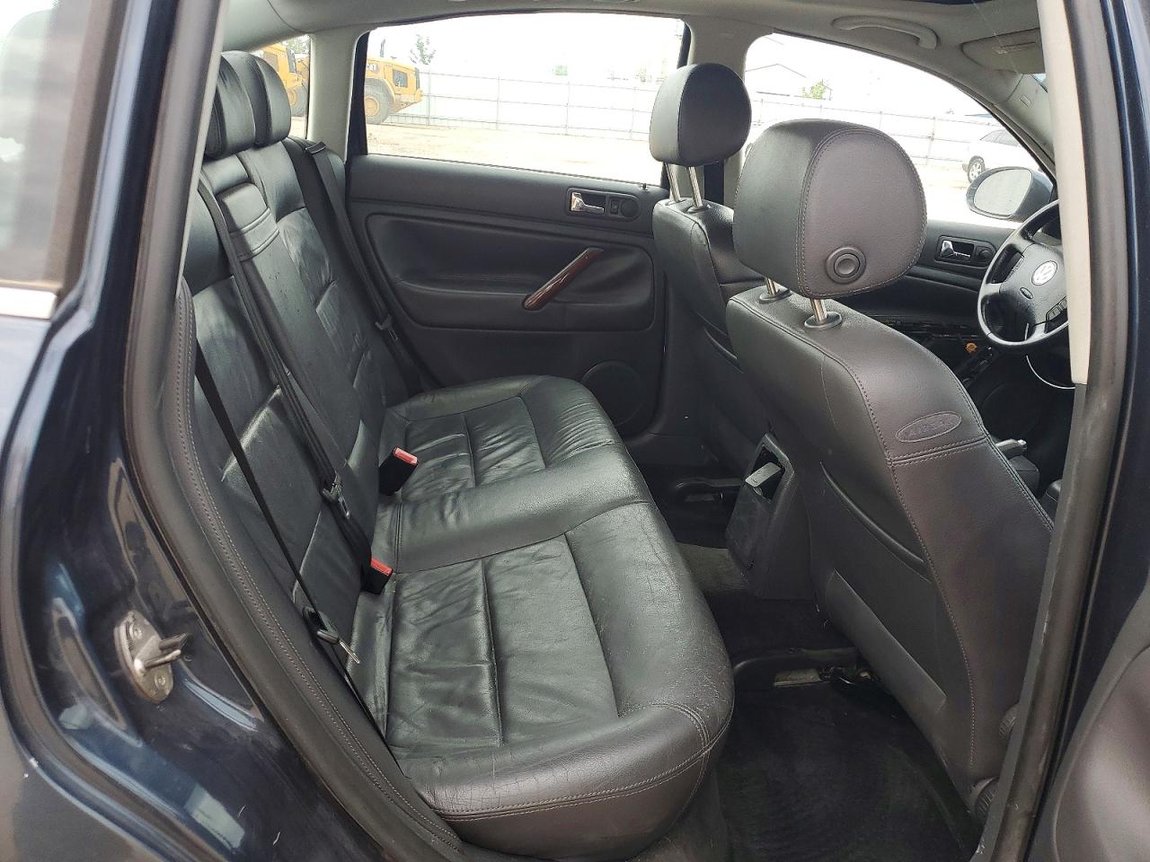 2004 Volkswagen Passat Gls Blue vin: WVWPD63B94E347001