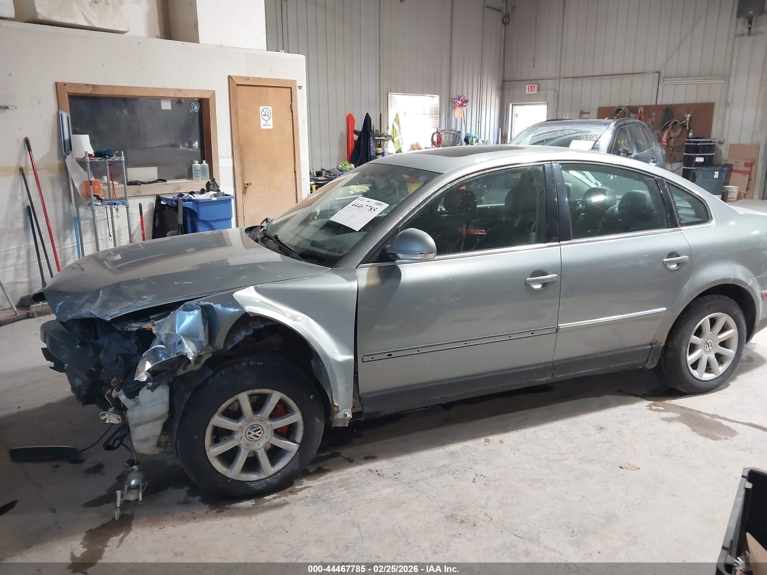 2004 Volkswagen Passat Gls Бирюзовый vin: WVWPD63B94P195872