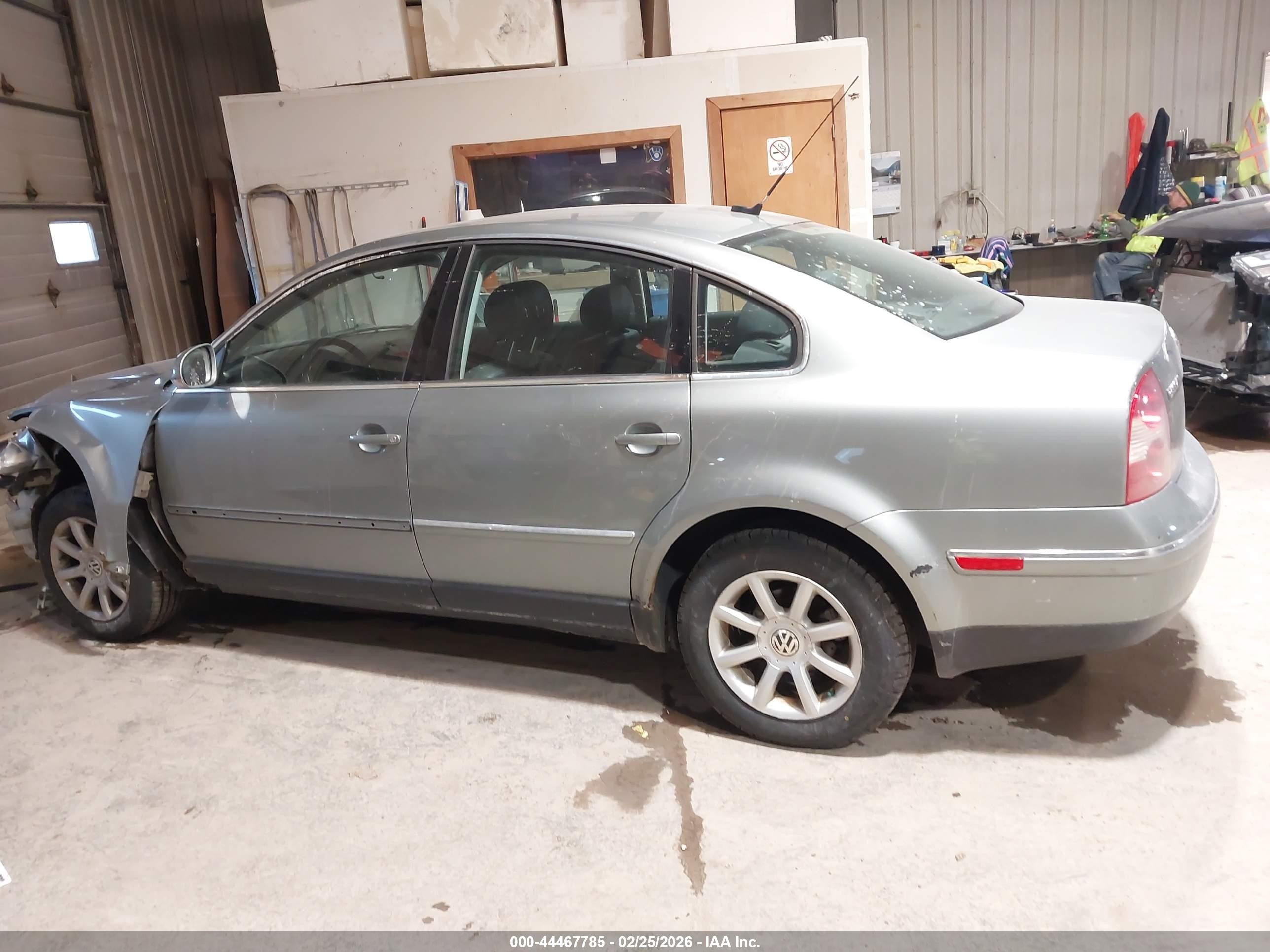 2004 Volkswagen Passat Gls Бирюзовый vin: WVWPD63B94P195872