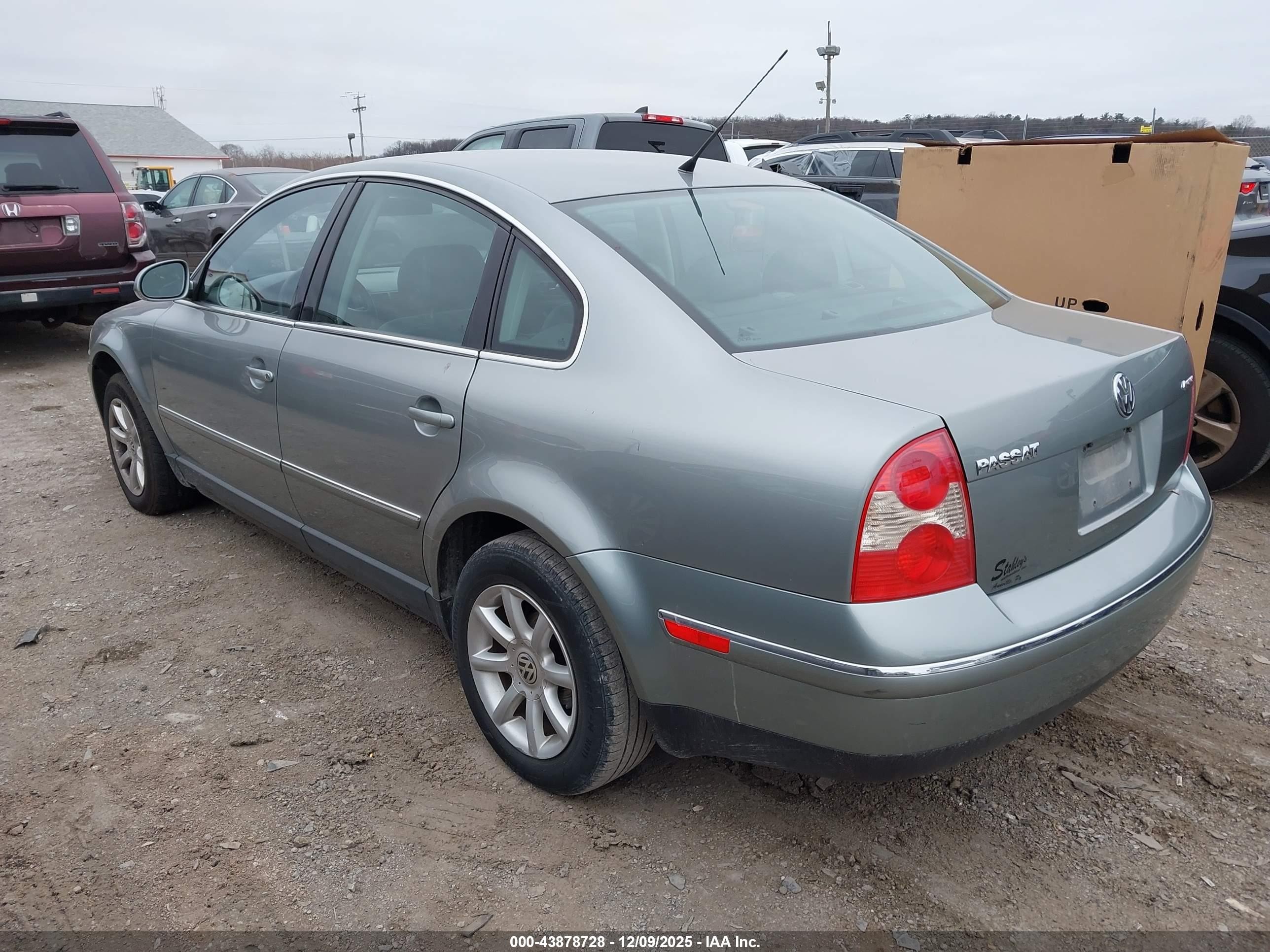 2004 Volkswagen Passat Gls Серебряный vin: WVWPD63B94P321020