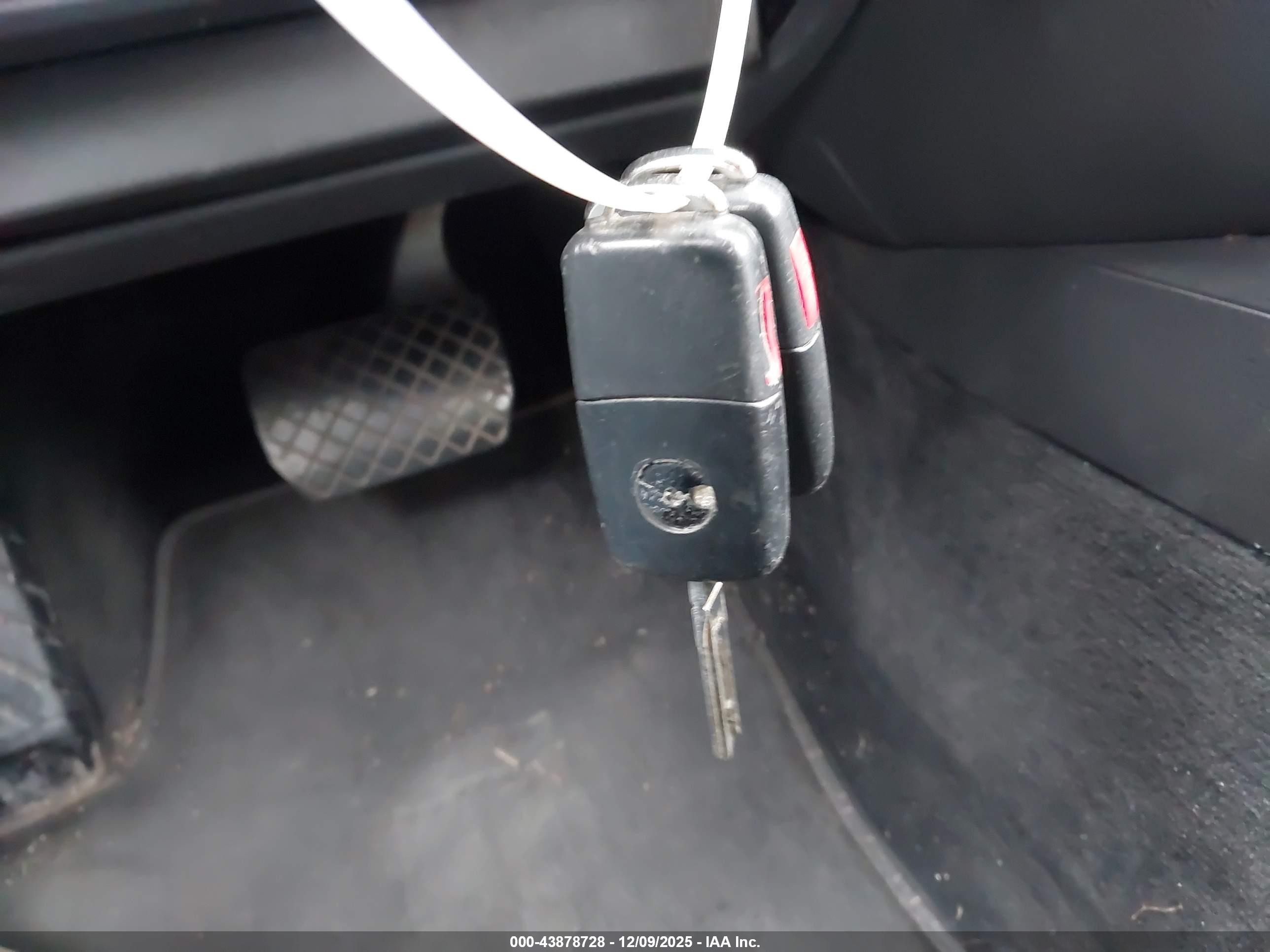 2004 Volkswagen Passat Gls Серебряный vin: WVWPD63B94P321020