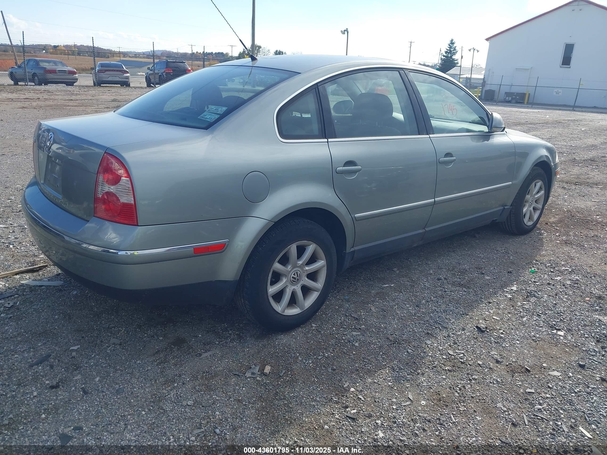 2004 Volkswagen Passat Gls Silver vin: WVWPD63BX4E233198