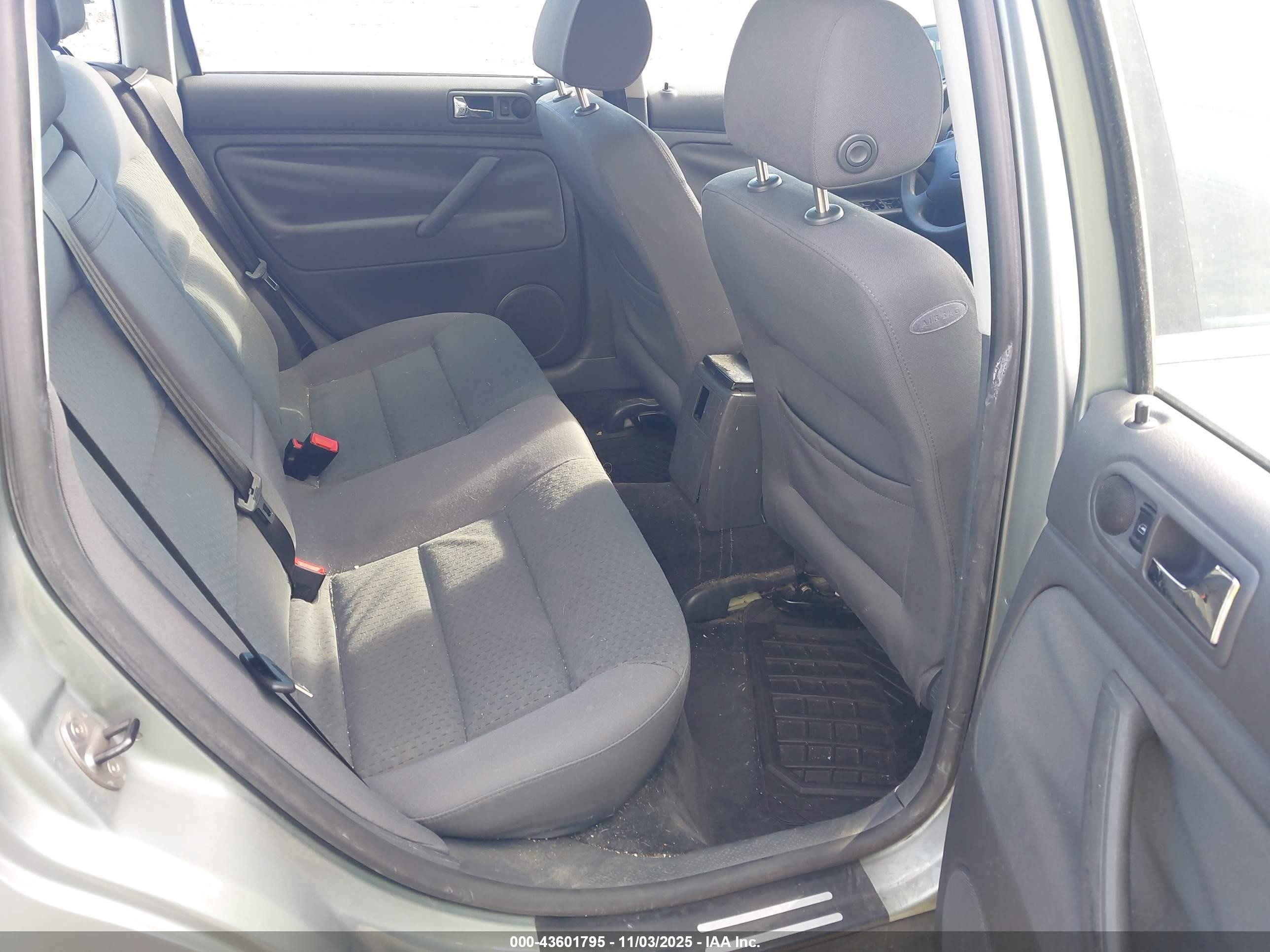 2004 Volkswagen Passat Gls Silver vin: WVWPD63BX4E233198