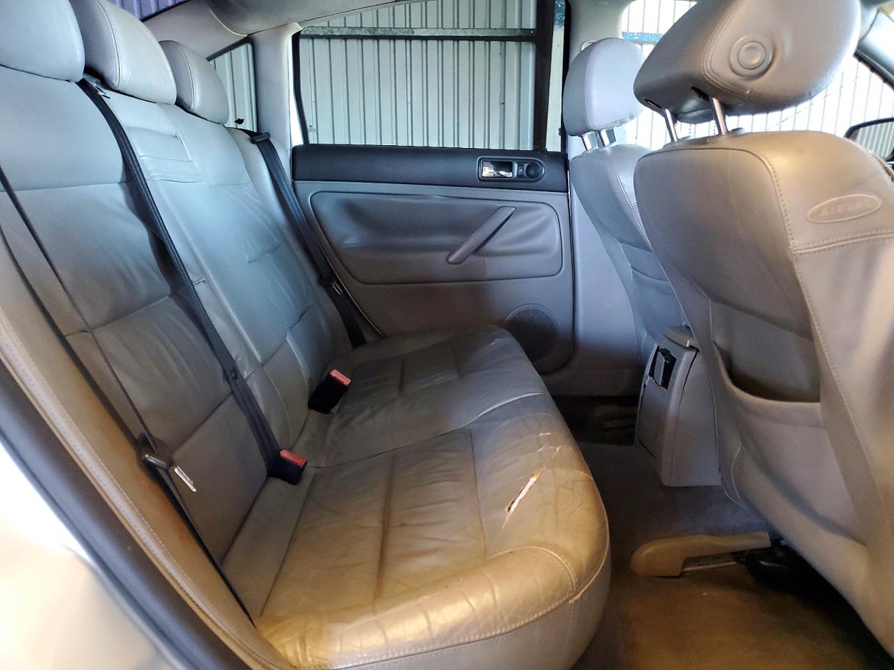 2004 Volkswagen Passat Gls Silver vin: WVWPD63BX4P143148