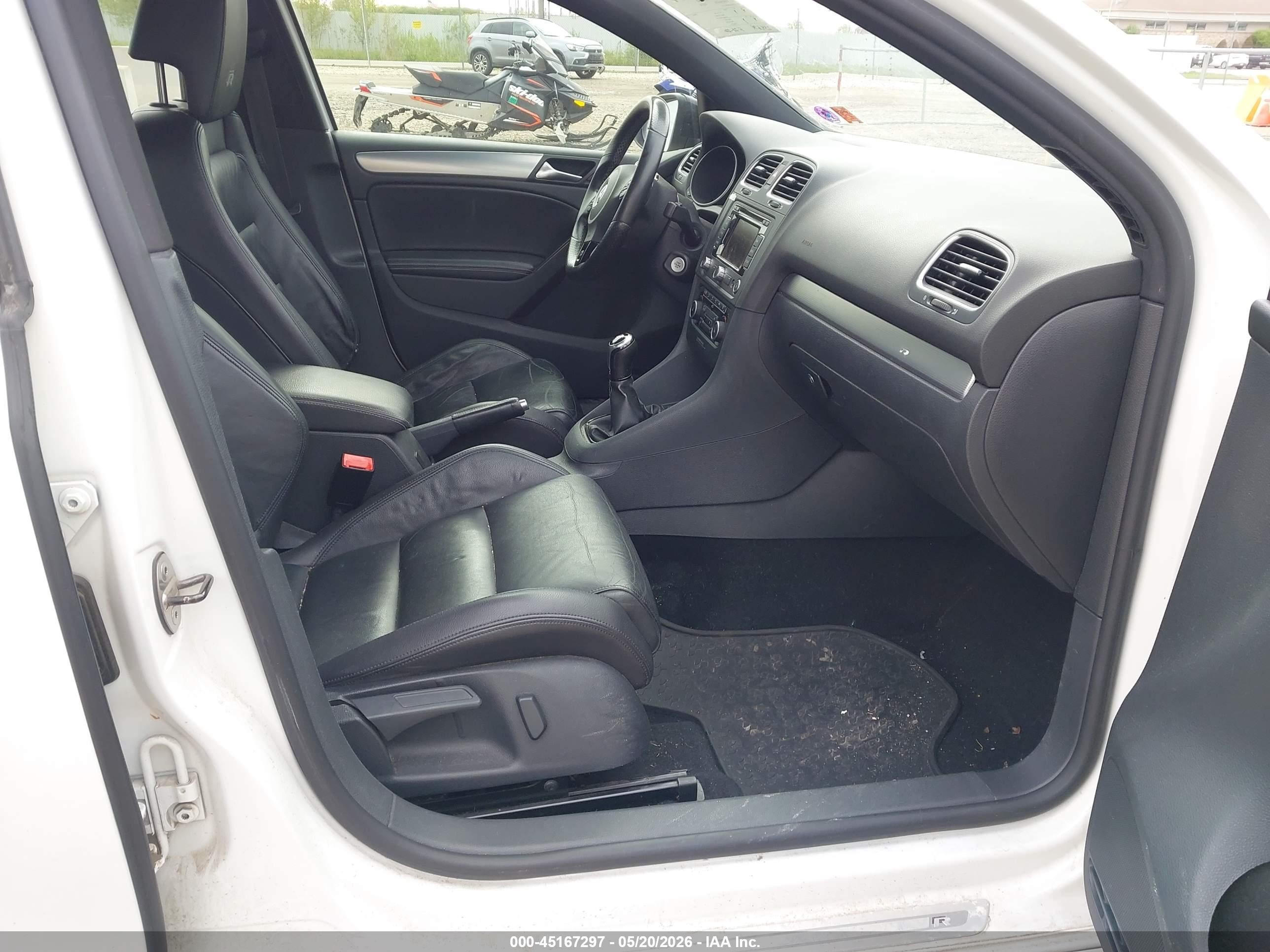 2012 Volkswagen Golf R 4-door White vin: WVWPF7AJ9CW312722
