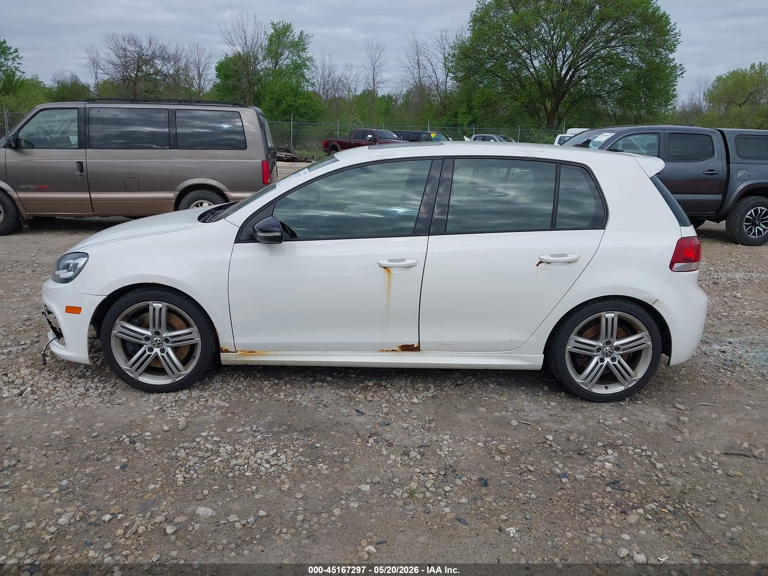 2012 Volkswagen Golf R 4-door White vin: WVWPF7AJ9CW312722