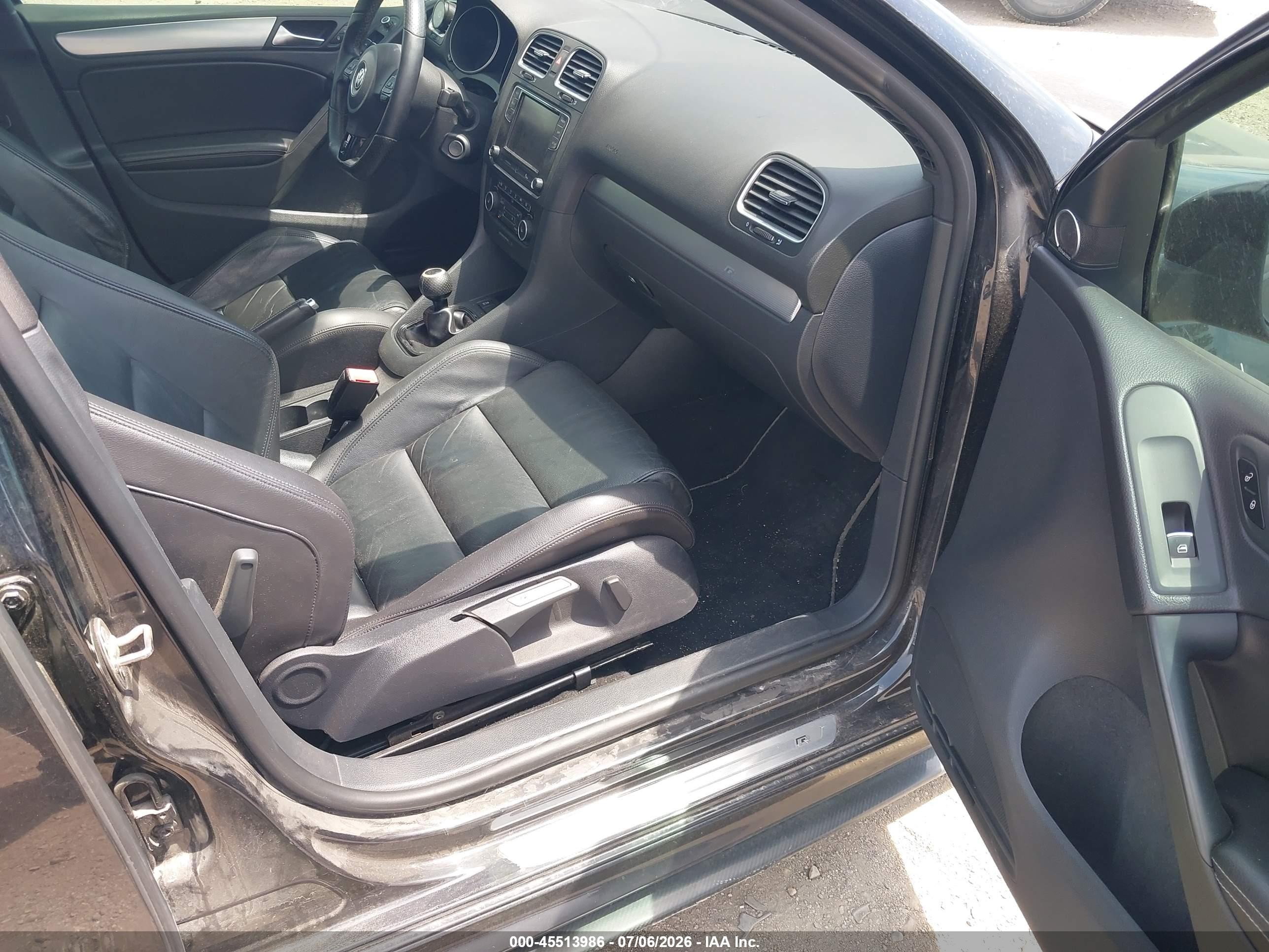 2013 Volkswagen Golf R 4-door Черный vin: WVWPF7AJ9DW063968