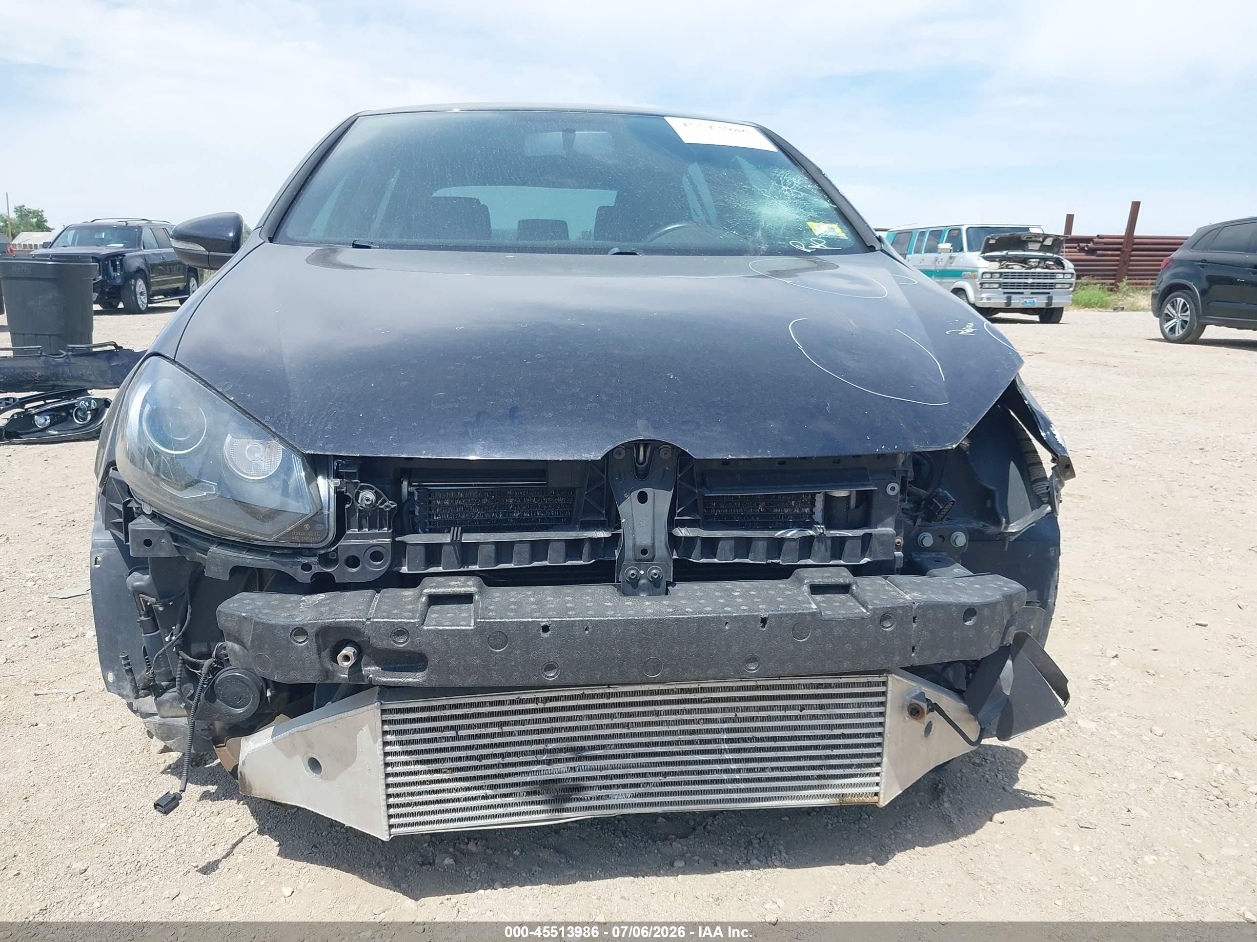2013 Volkswagen Golf R 4-door Черный vin: WVWPF7AJ9DW063968