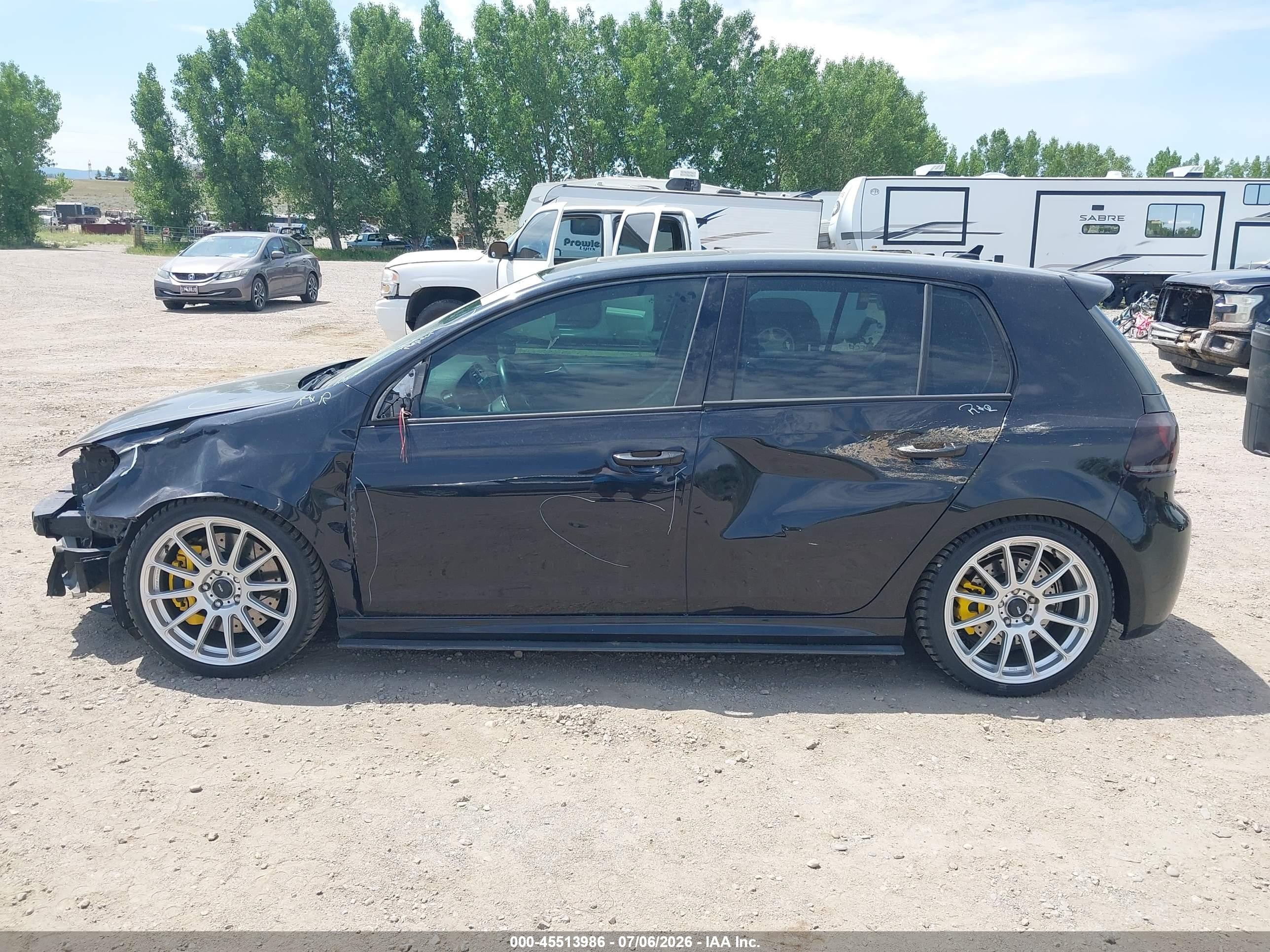 2013 Volkswagen Golf R 4-door Черный vin: WVWPF7AJ9DW063968