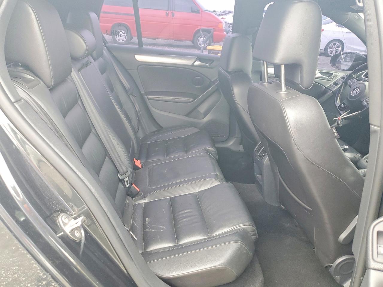2013 Volkswagen Golf R Черный vin: WVWPF7AJ9DW116796