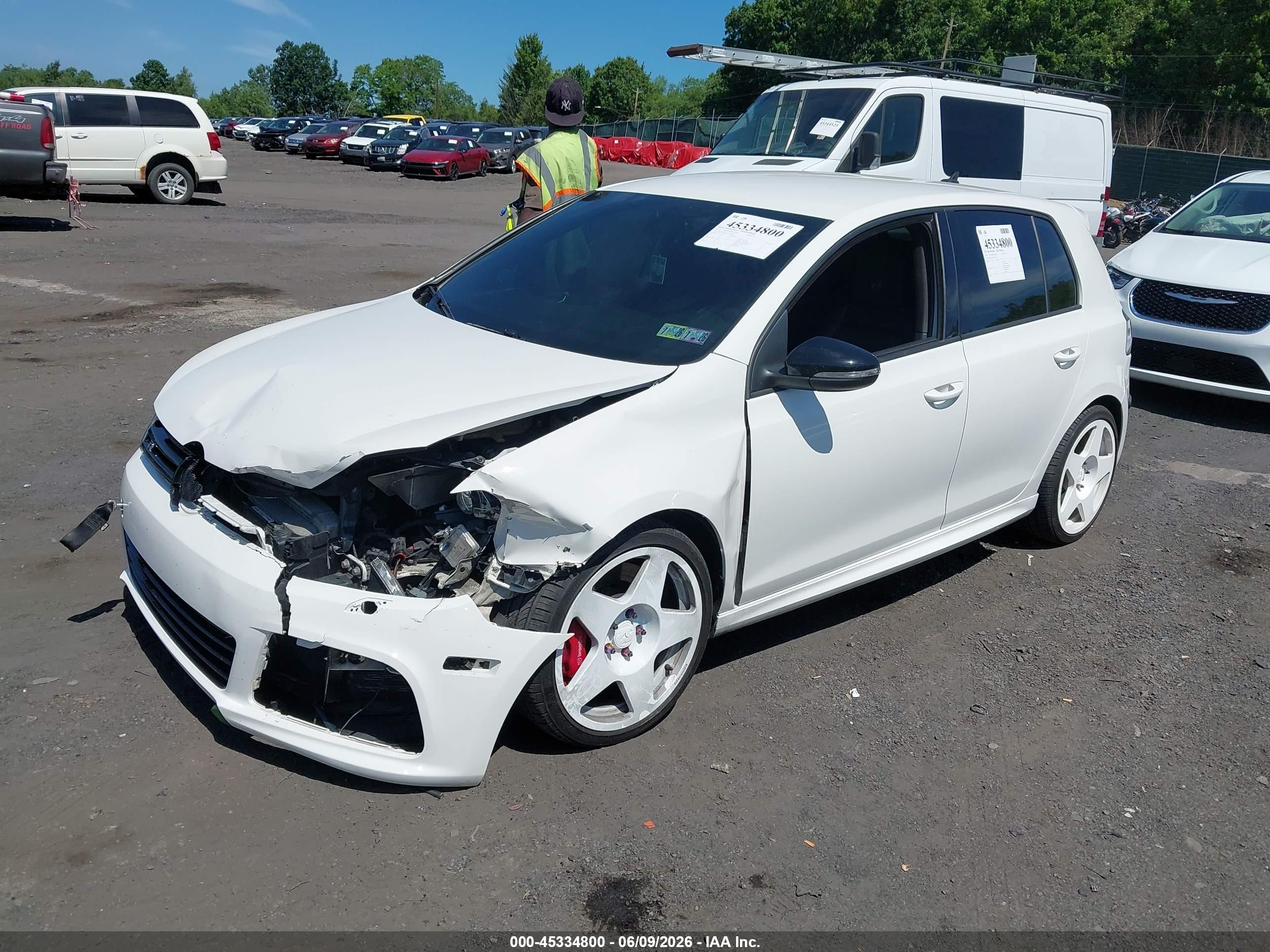 2012 Volkswagen Golf R 4-door White vin: WVWPF7AJXCW218929