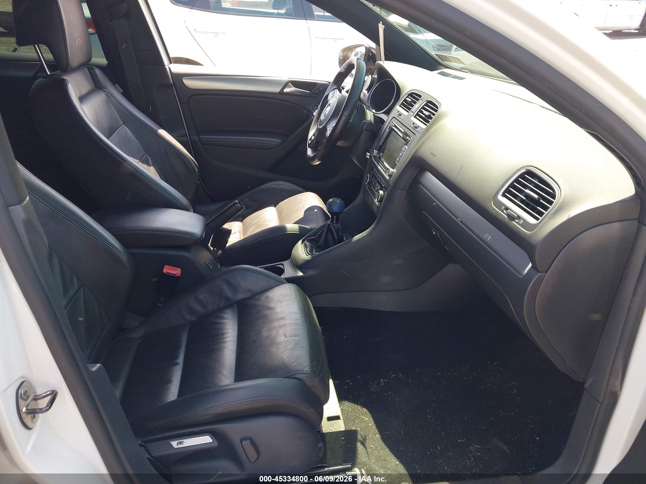 2012 Volkswagen Golf R 4-door White vin: WVWPF7AJXCW218929