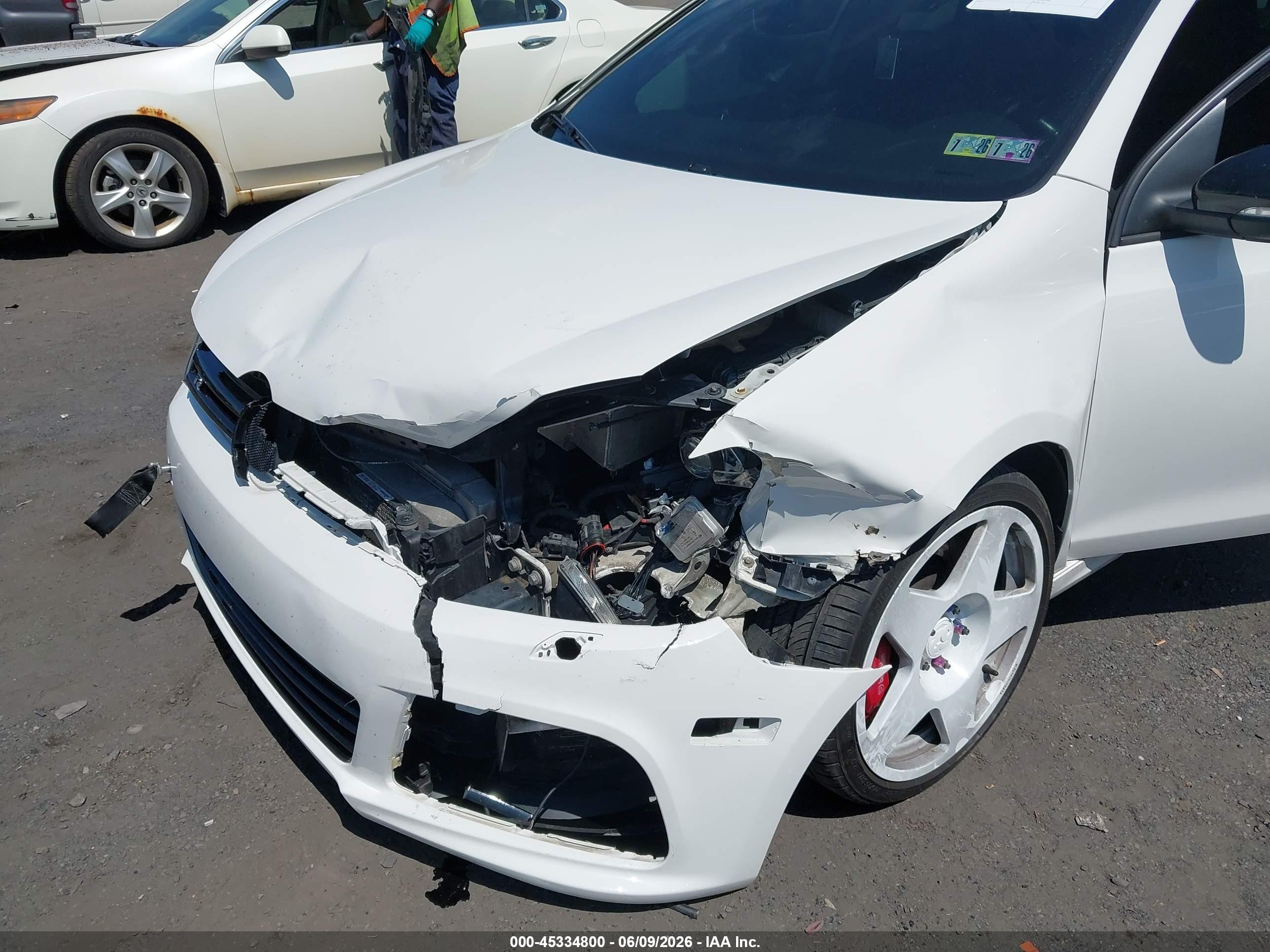 2012 Volkswagen Golf R 4-door White vin: WVWPF7AJXCW218929