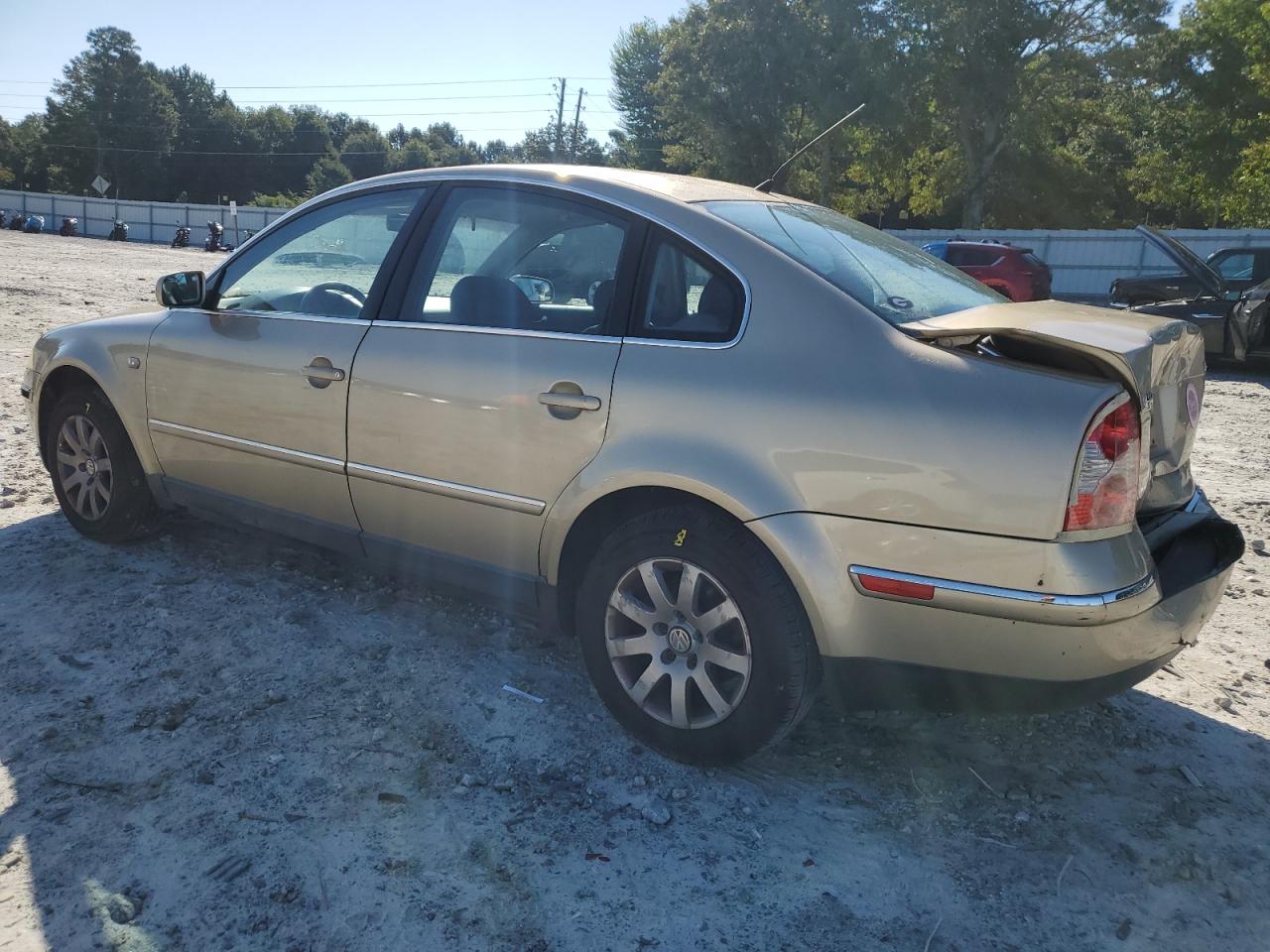 2001 Volkswagen Passat Gls Gold vin: WVWPH63B01P073031