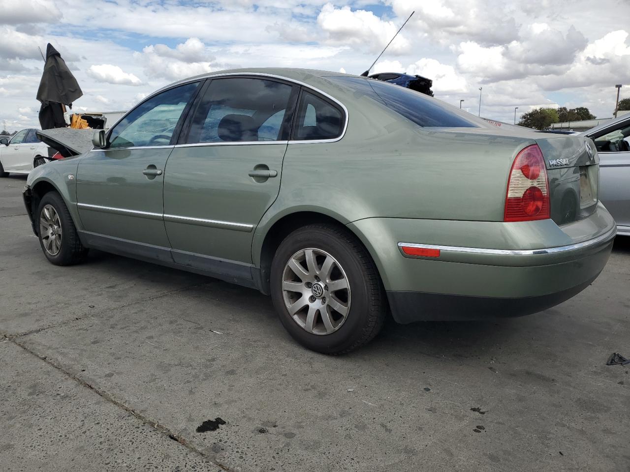 2001 Volkswagen Passat Gls Green vin: WVWPH63B71P072085