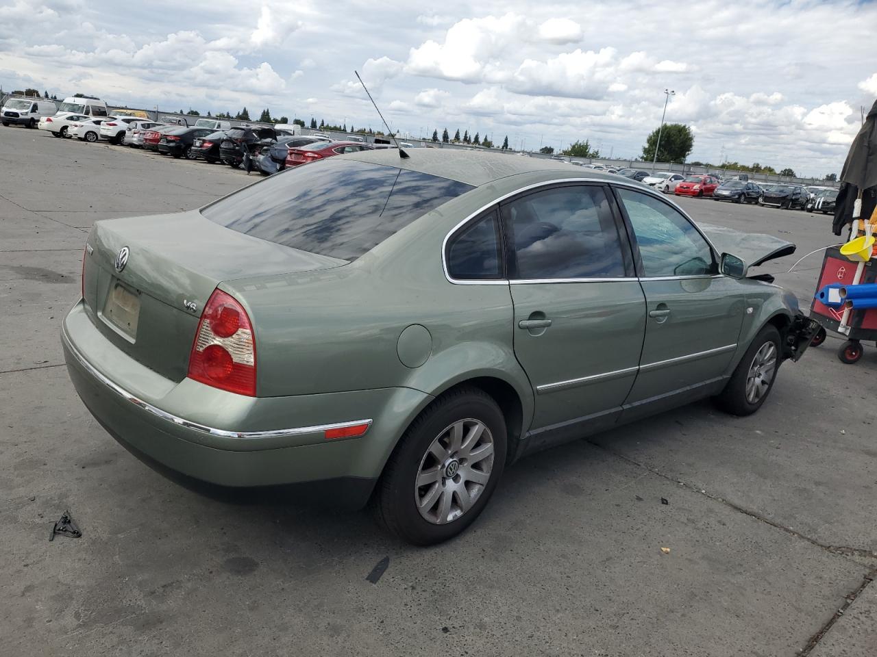 2001 Volkswagen Passat Gls Green vin: WVWPH63B71P072085