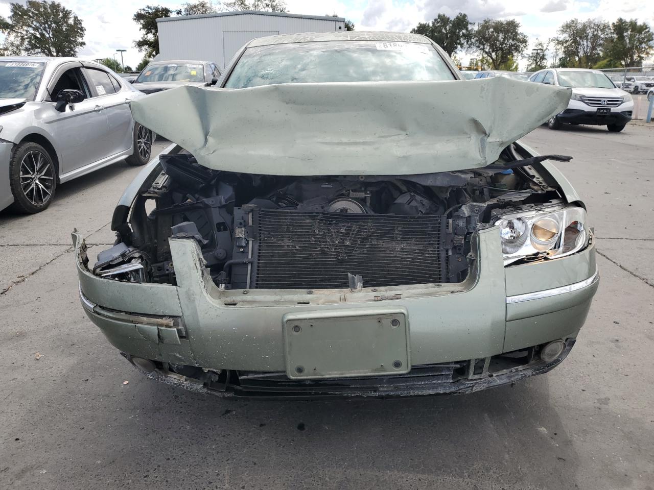 2001 Volkswagen Passat Gls Green vin: WVWPH63B71P072085