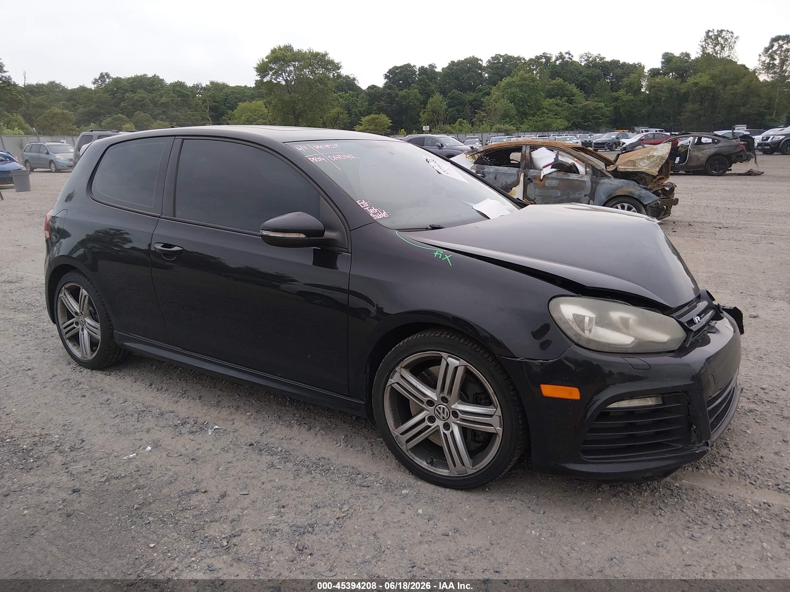 2013 Volkswagen Golf R 2-door Черный vin: WVWRF7AJ4DW061571