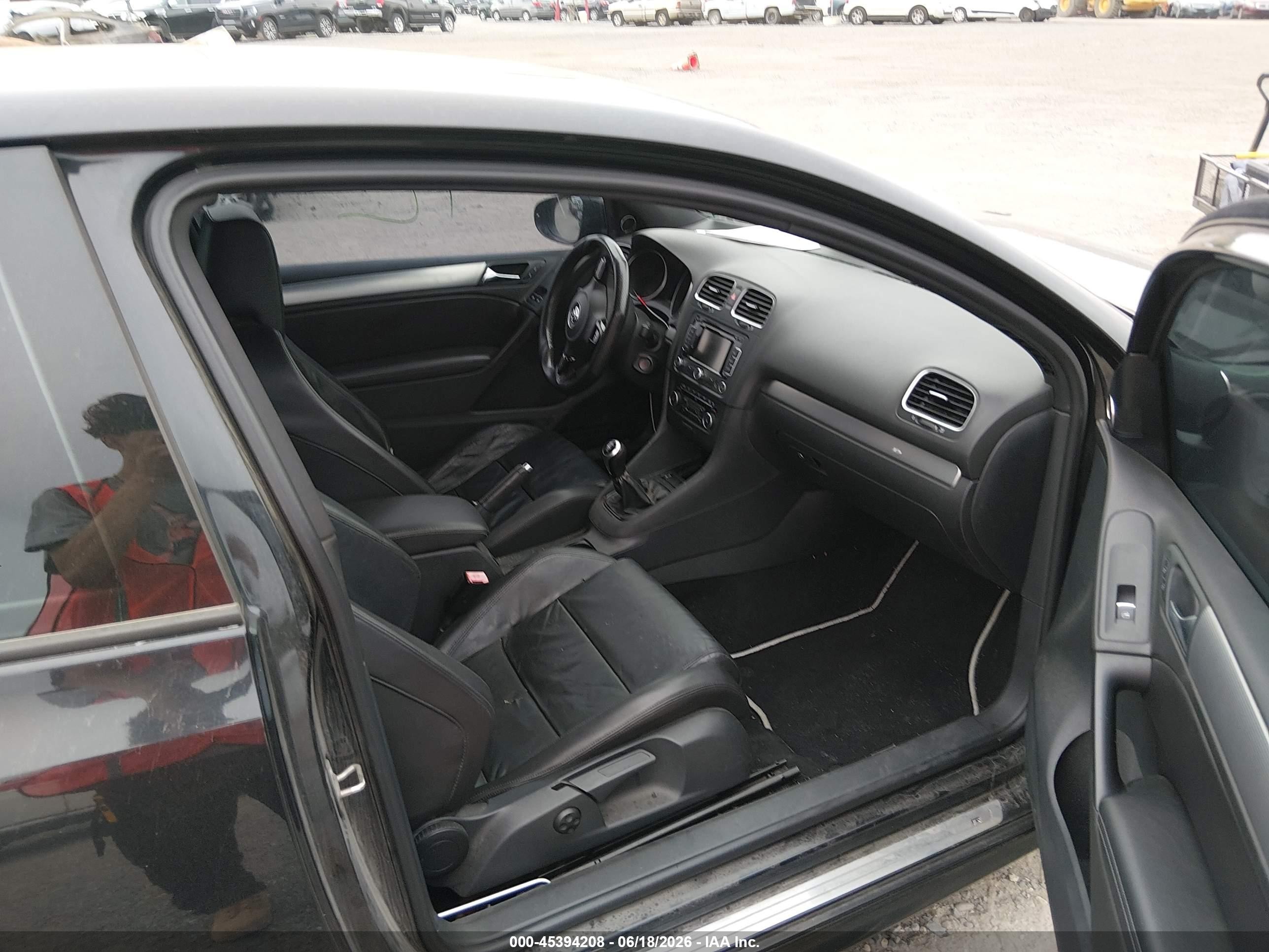 2013 Volkswagen Golf R 2-door Черный vin: WVWRF7AJ4DW061571