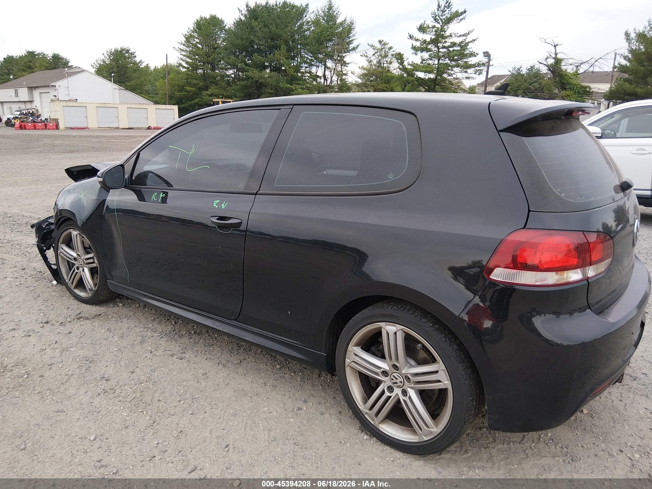 2013 Volkswagen Golf R 2-door Черный vin: WVWRF7AJ4DW061571