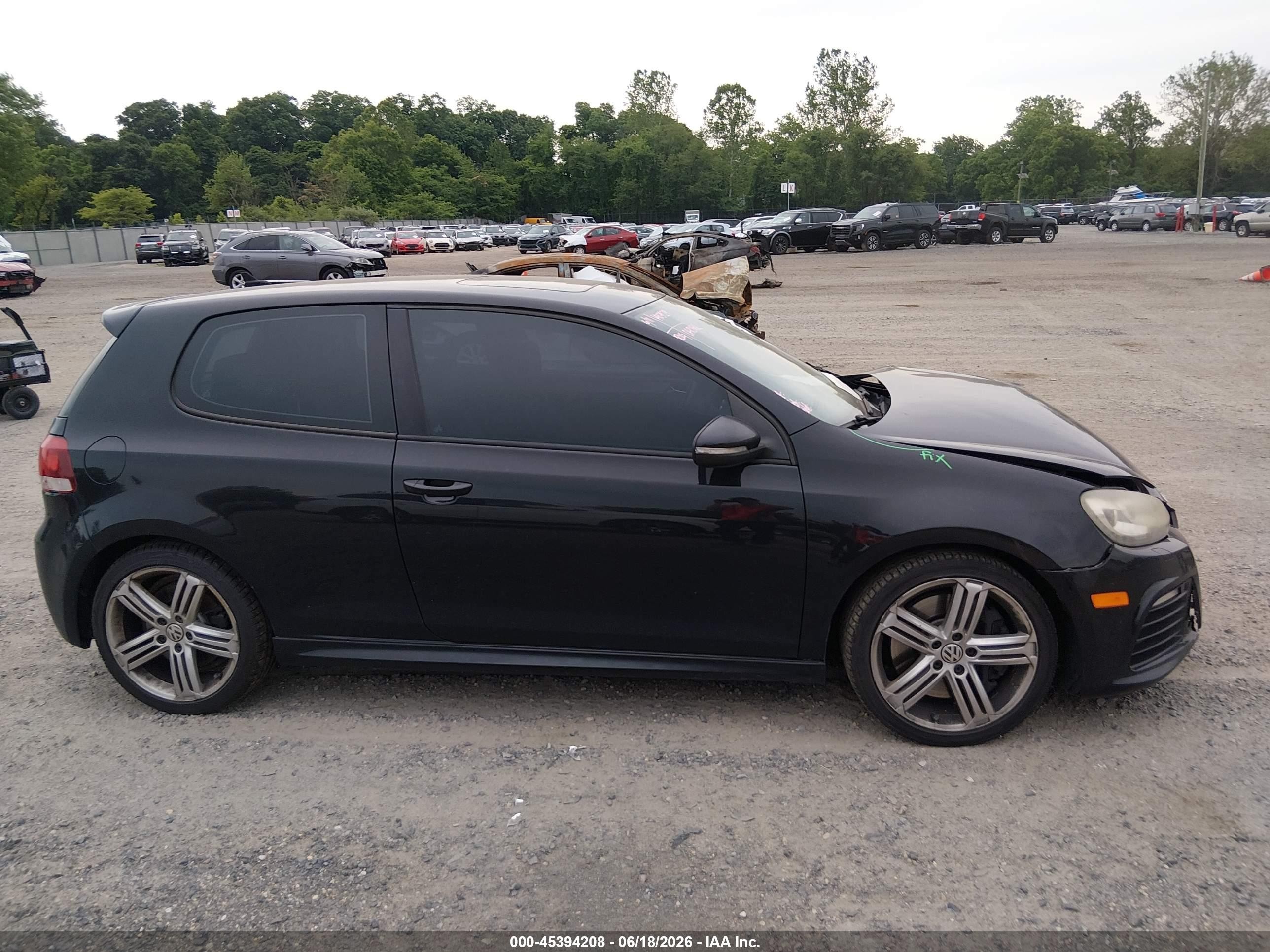 2013 Volkswagen Golf R 2-door Черный vin: WVWRF7AJ4DW061571