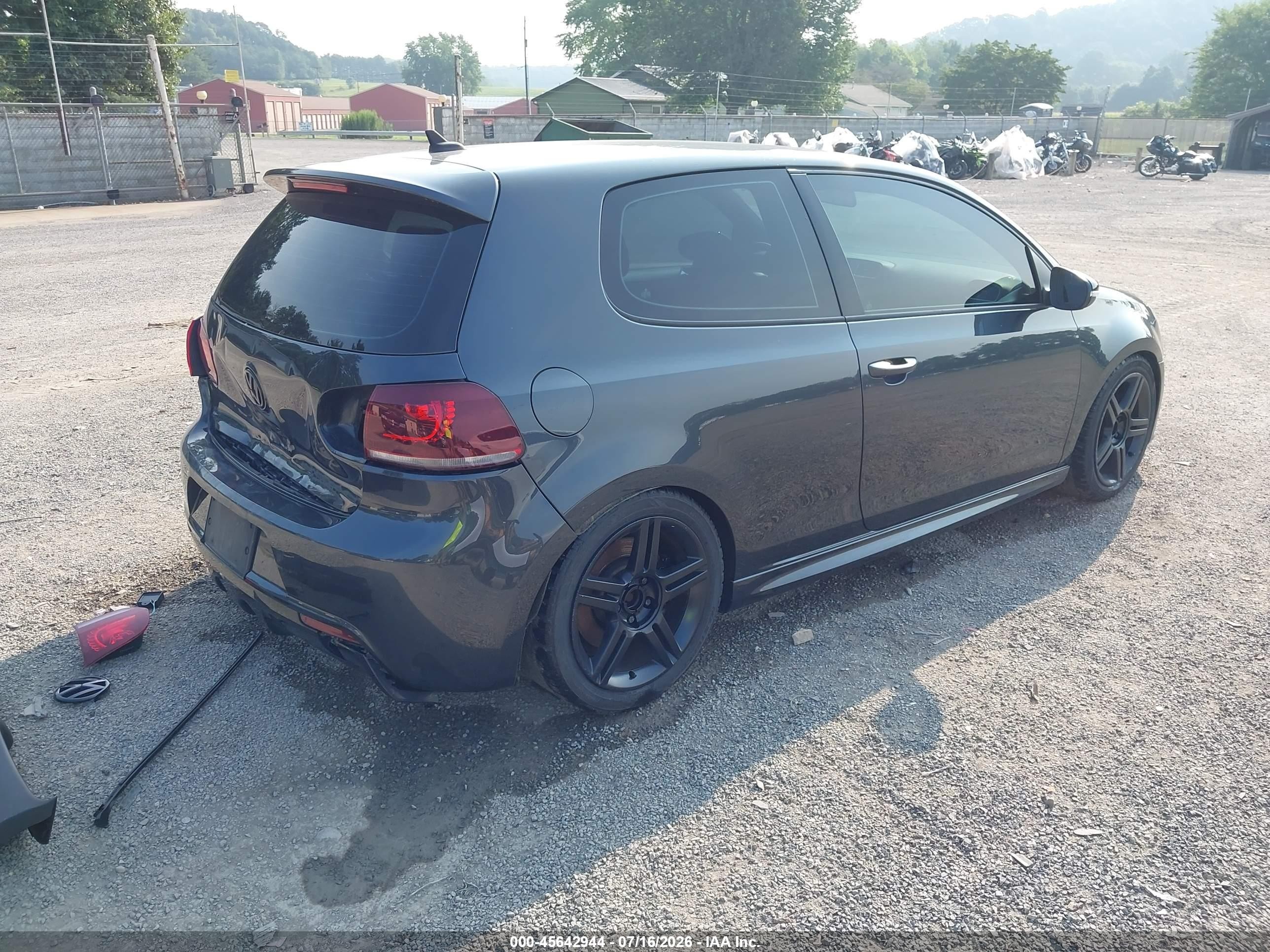 2013 Volkswagen Golf R 2-door Gray vin: WVWRF7AJ6DW067727