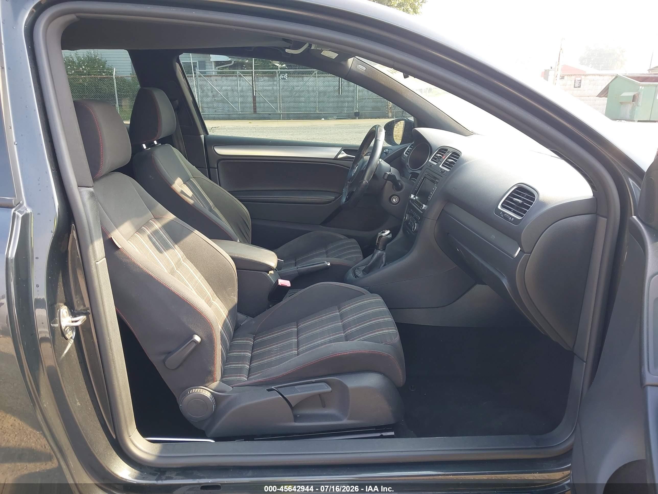 2013 Volkswagen Golf R 2-door Gray vin: WVWRF7AJ6DW067727