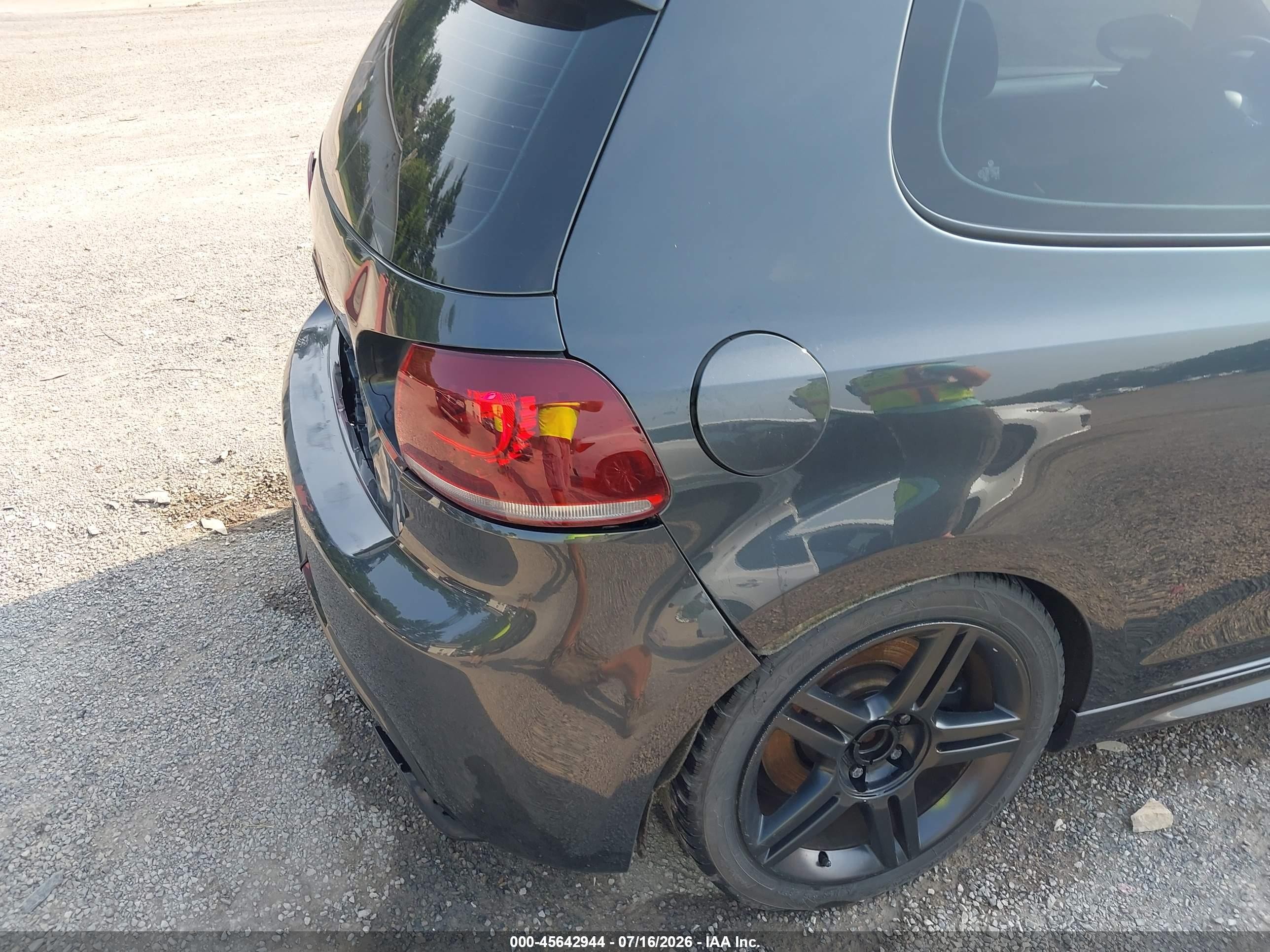 2013 Volkswagen Golf R 2-door Gray vin: WVWRF7AJ6DW067727