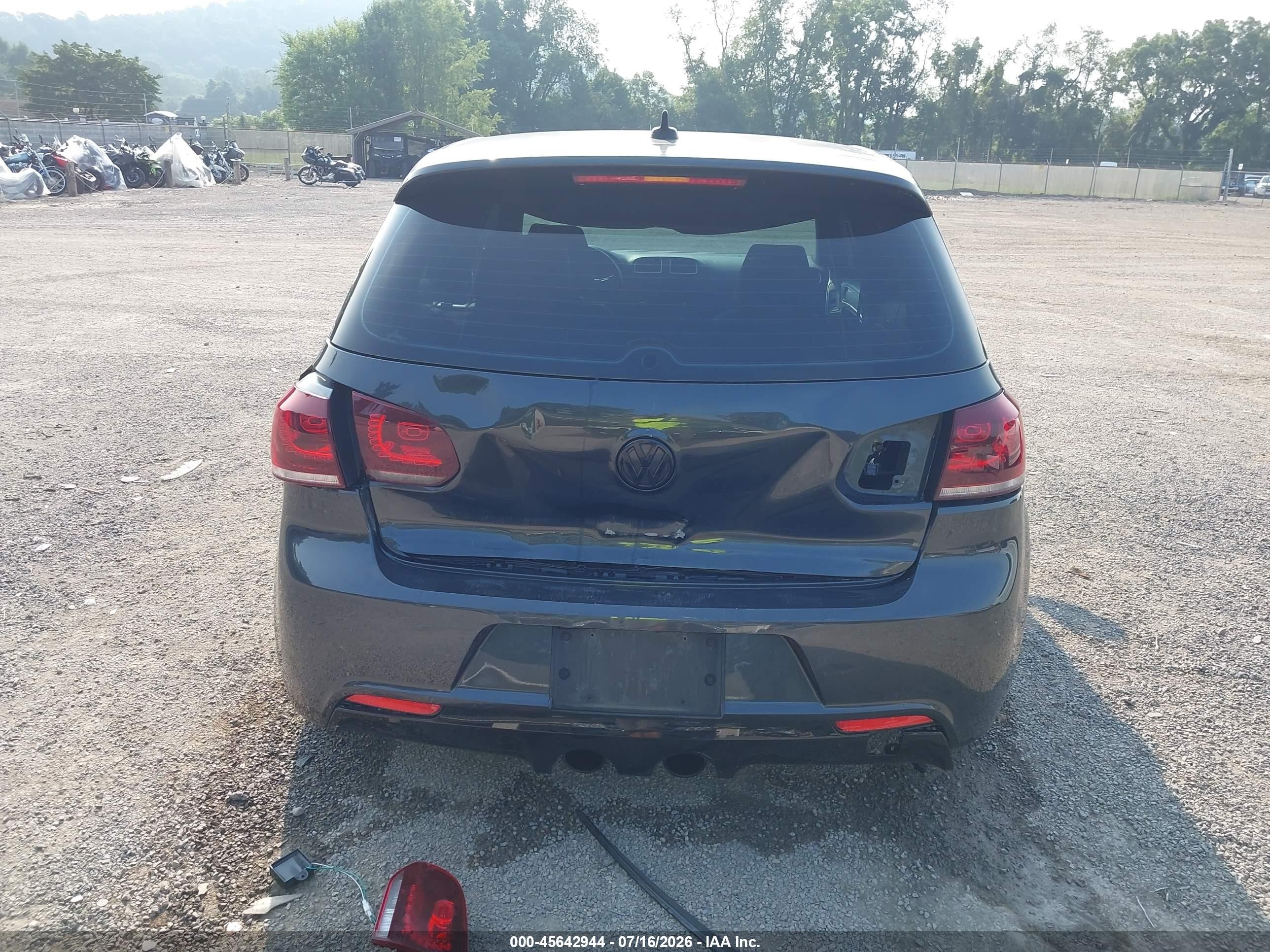 2013 Volkswagen Golf R 2-door Gray vin: WVWRF7AJ6DW067727