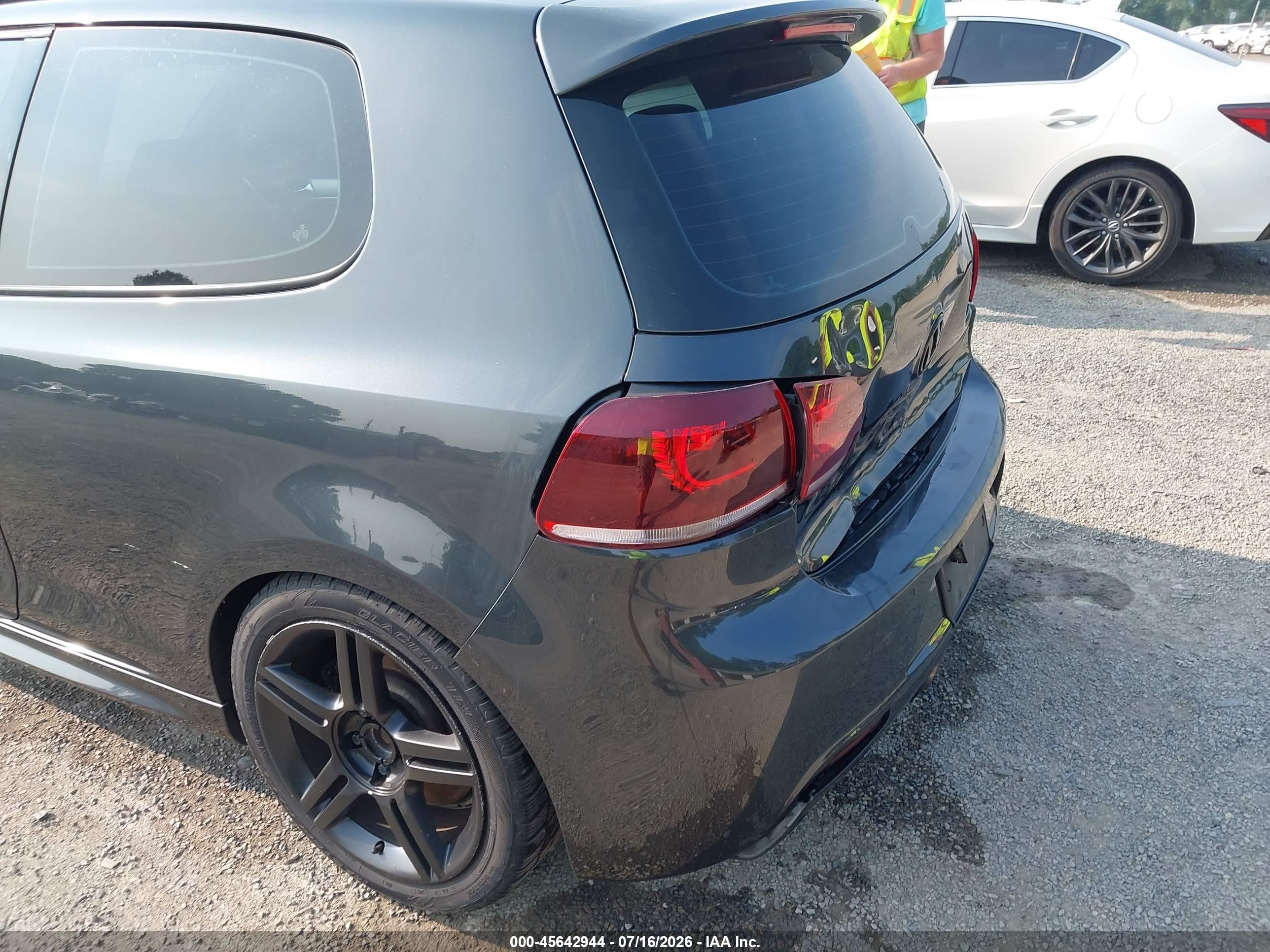 2013 Volkswagen Golf R 2-door Gray vin: WVWRF7AJ6DW067727