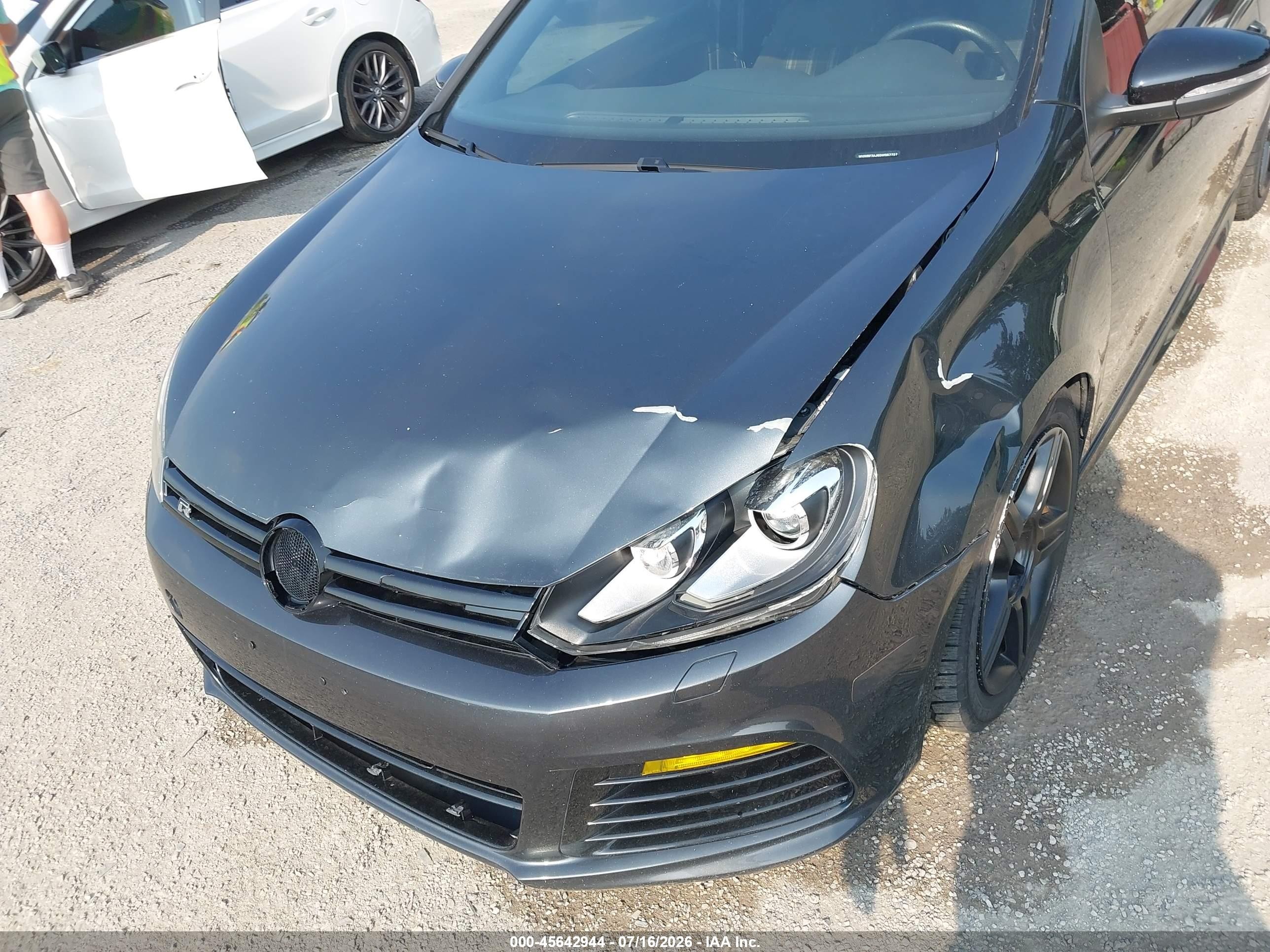 2013 Volkswagen Golf R 2-door Gray vin: WVWRF7AJ6DW067727