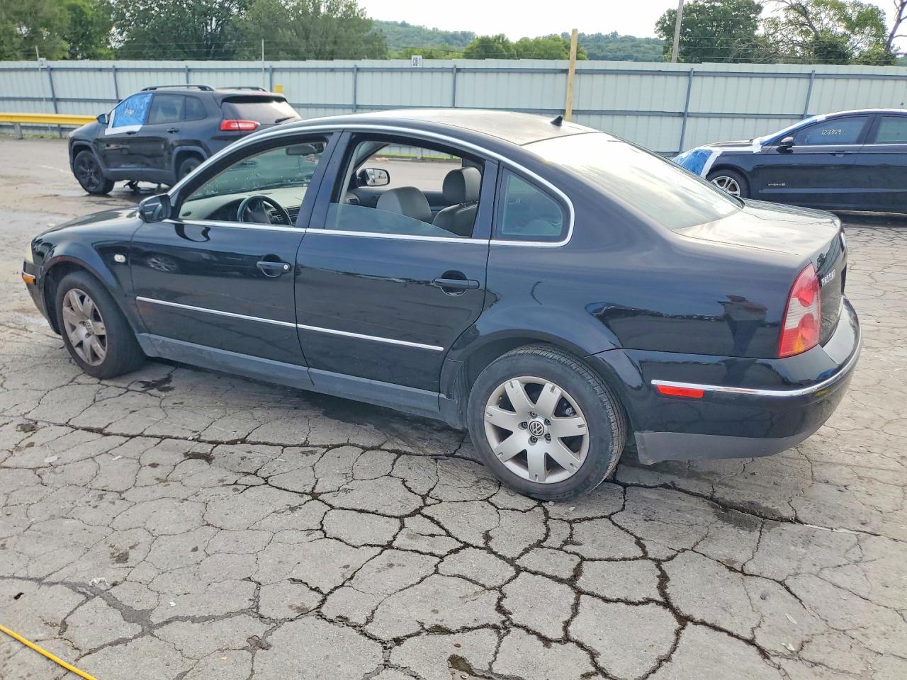 2002 Volkswagen Passat Glx Black vin: WVWRH63B02P433313