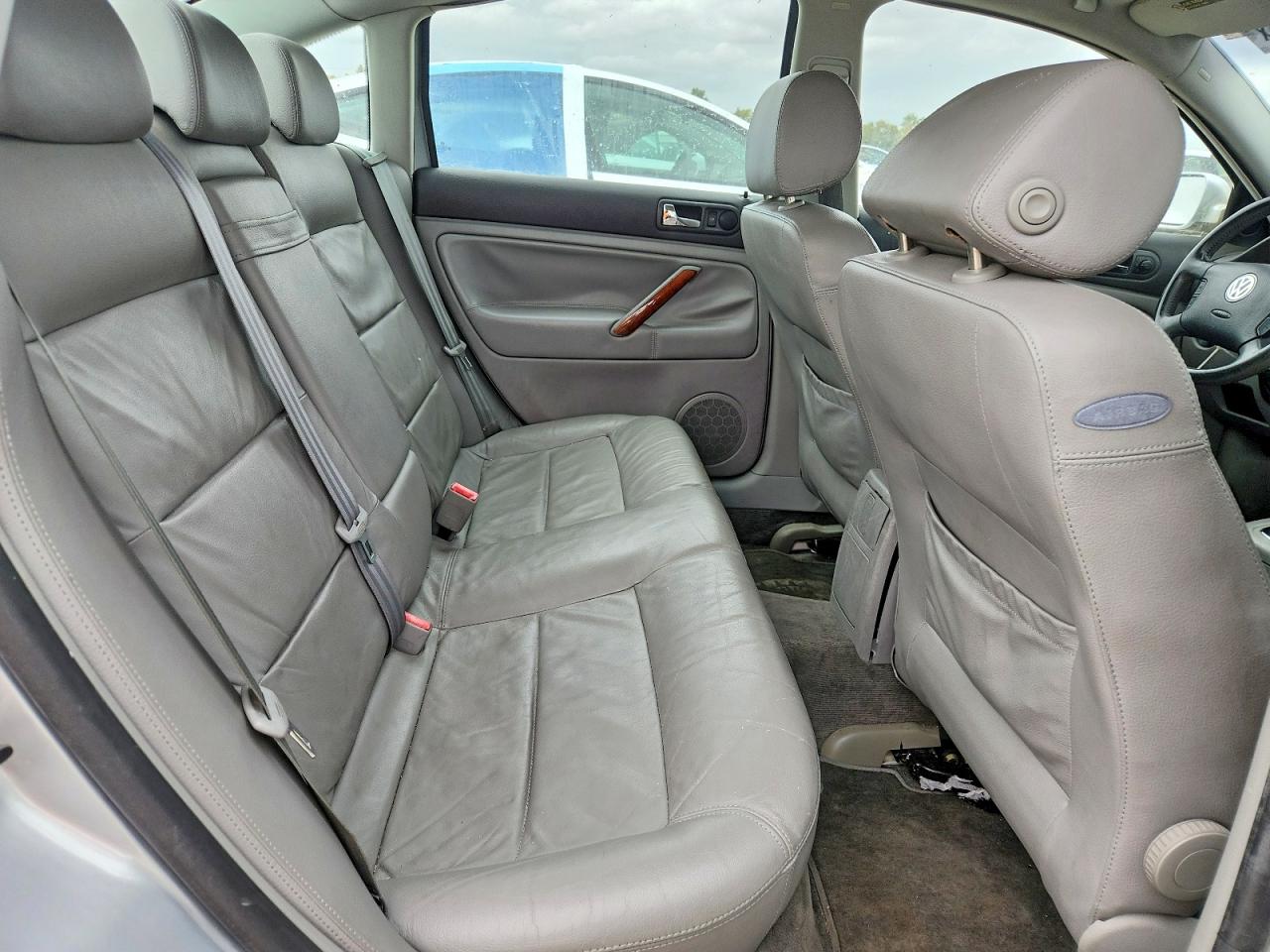 2003 Volkswagen Passat Glx Серебряный vin: WVWRH63B03P038324