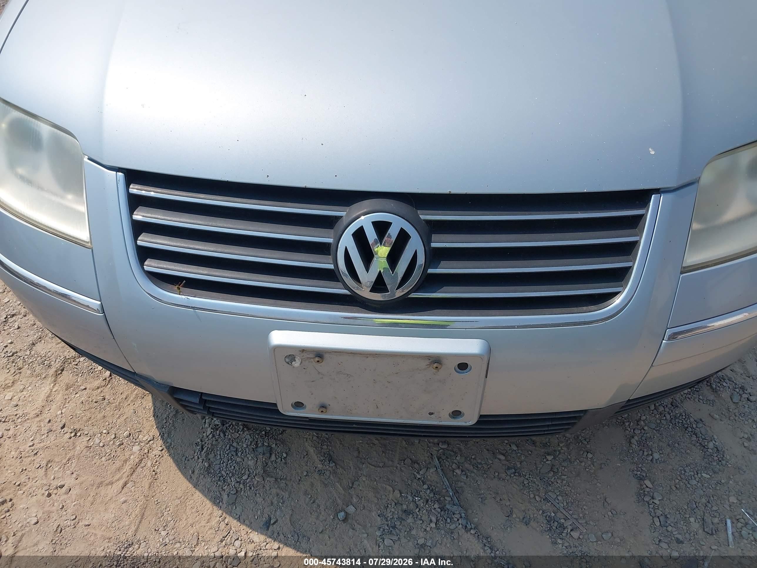 2001 Volkswagen Passat Glx Light Blue vin: WVWRH63B21P133609