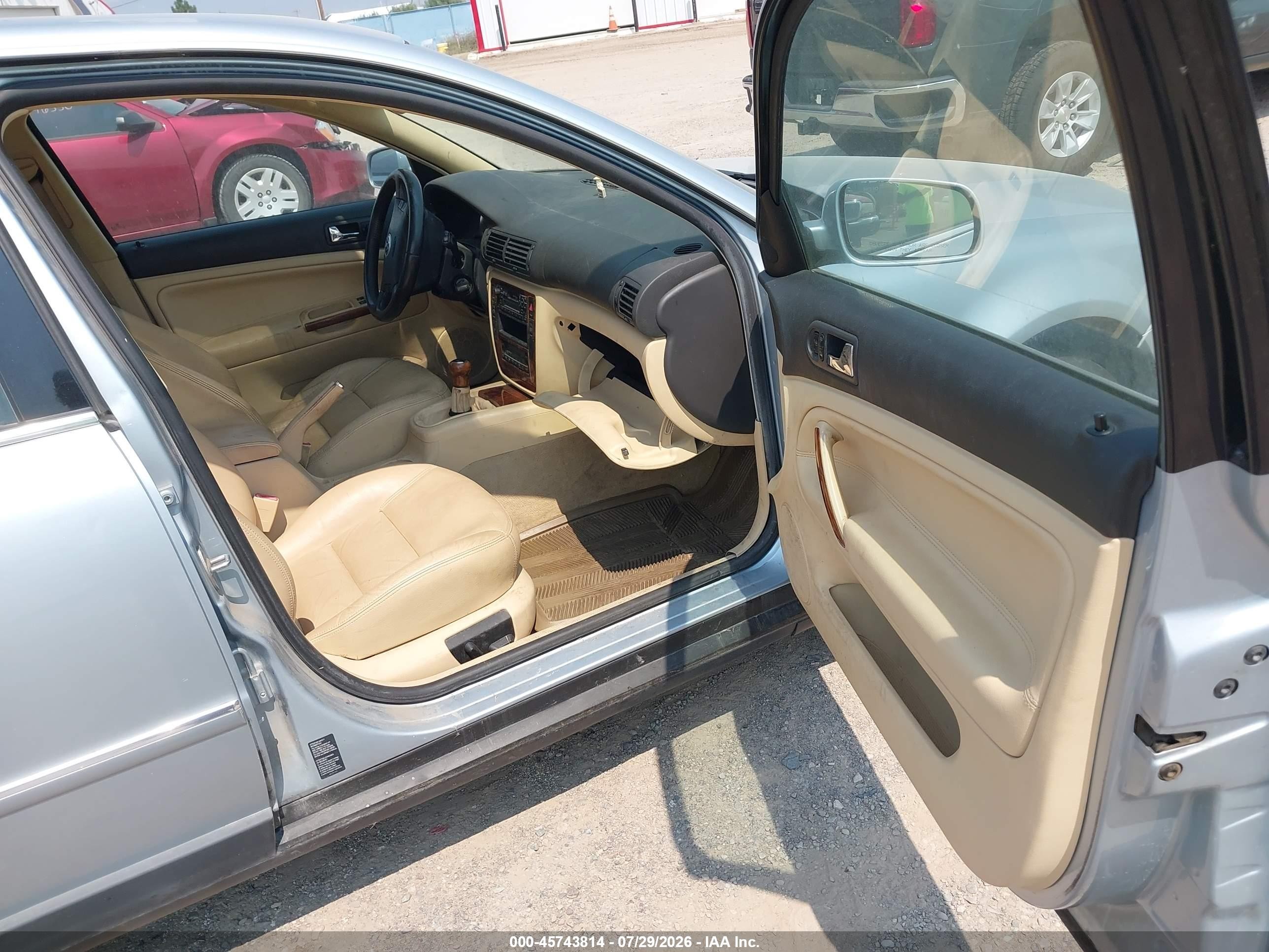 2001 Volkswagen Passat Glx Light Blue vin: WVWRH63B21P133609