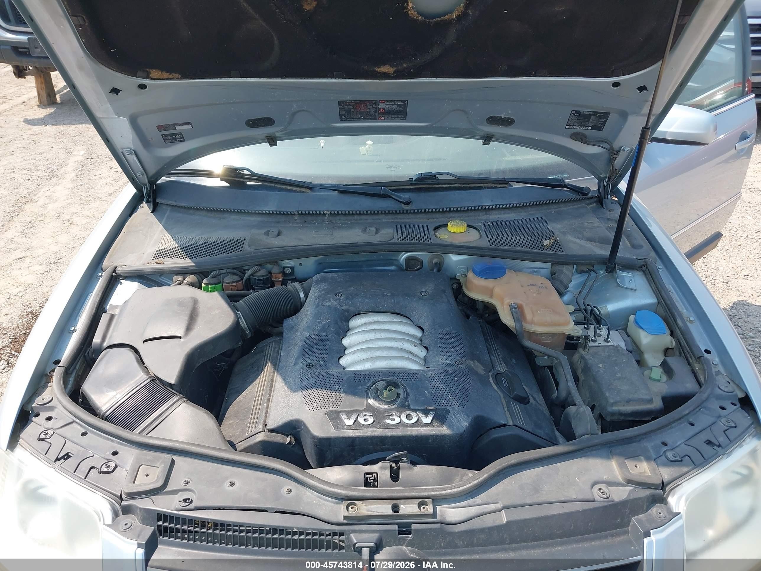 2001 Volkswagen Passat Glx Light Blue vin: WVWRH63B21P133609