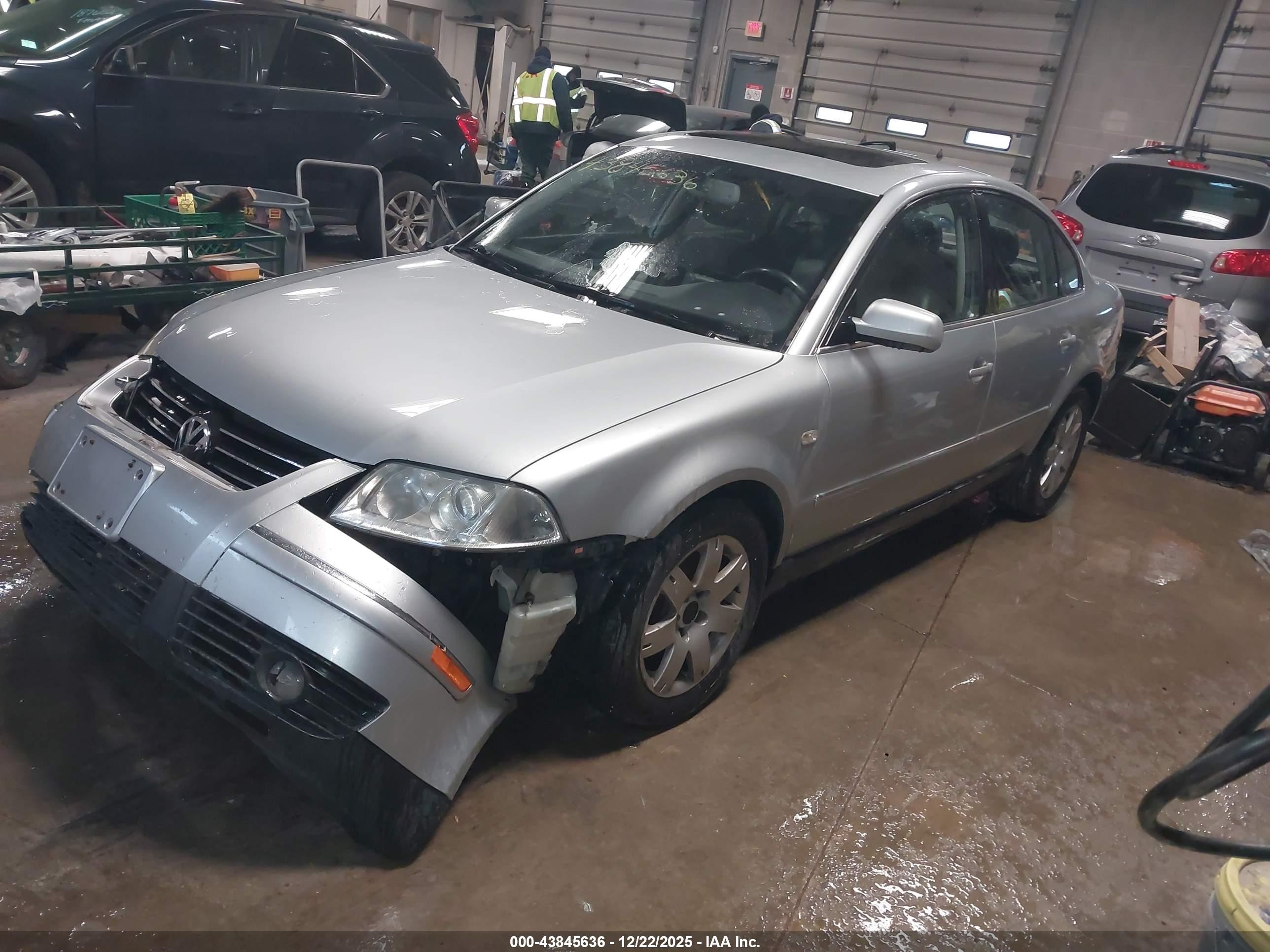 2002 Volkswagen Passat Glx Gray vin: WVWRH63B22P449366