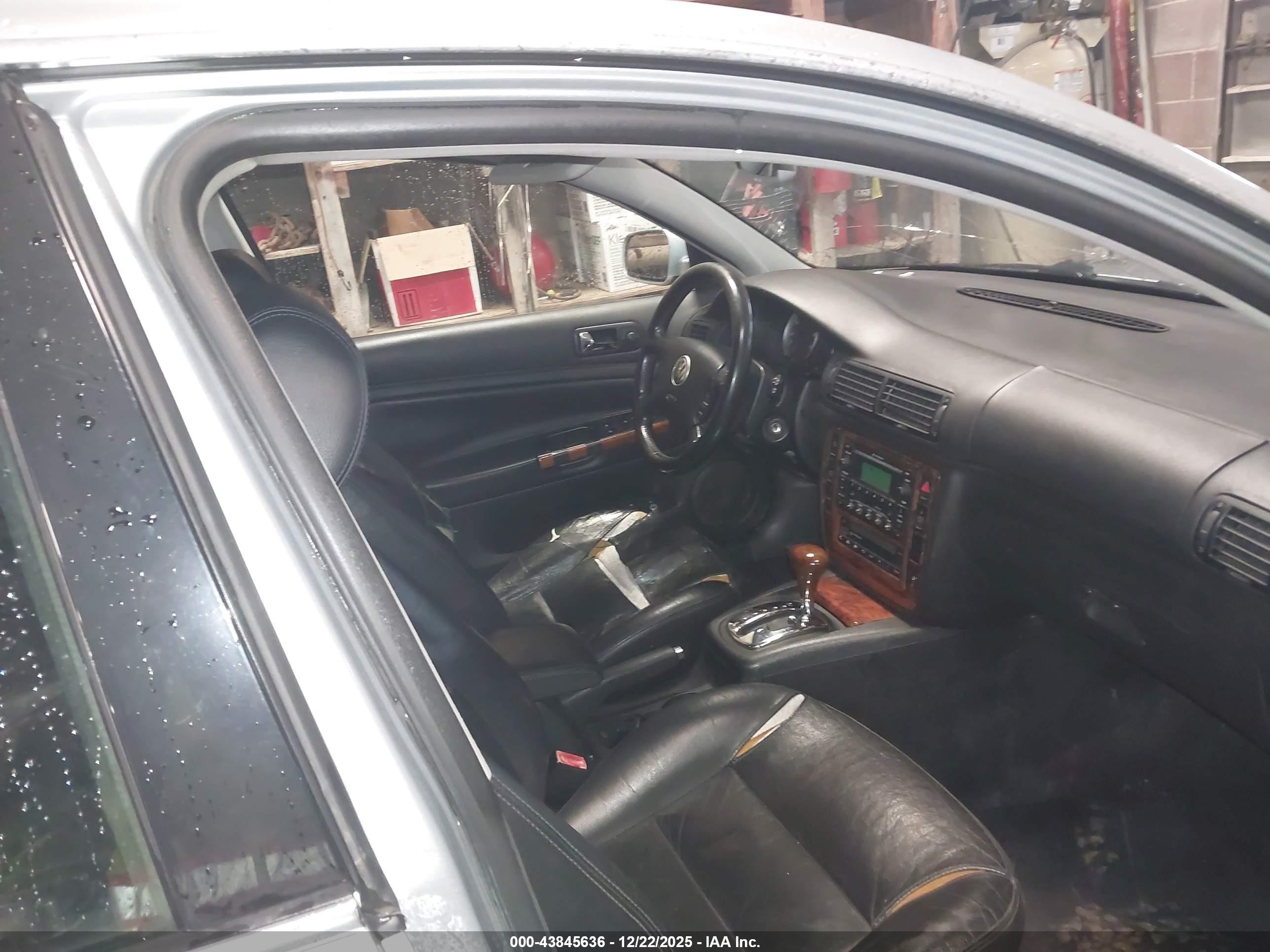 2002 Volkswagen Passat Glx Gray vin: WVWRH63B22P449366