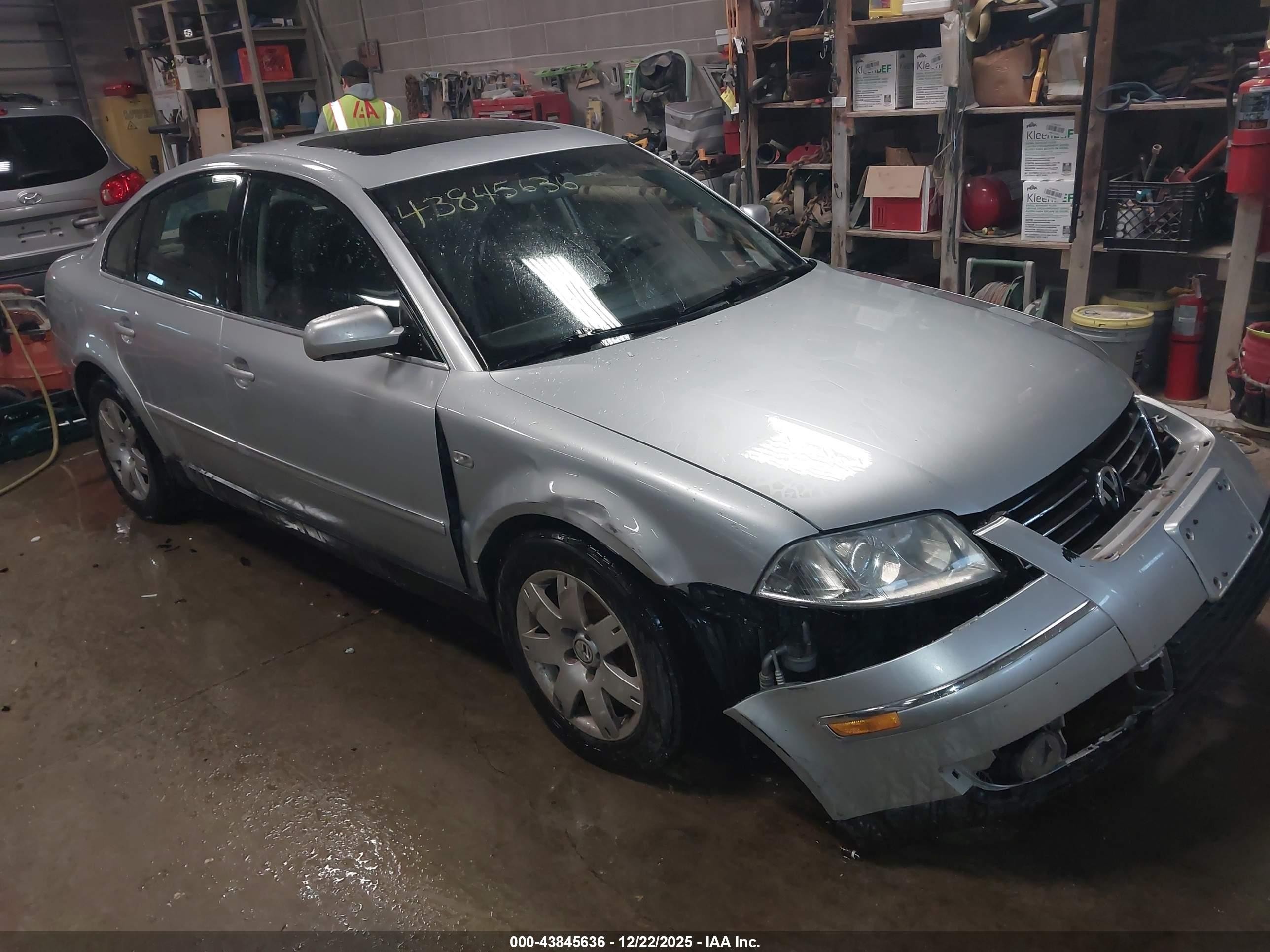 2002 Volkswagen Passat Glx Gray vin: WVWRH63B22P449366