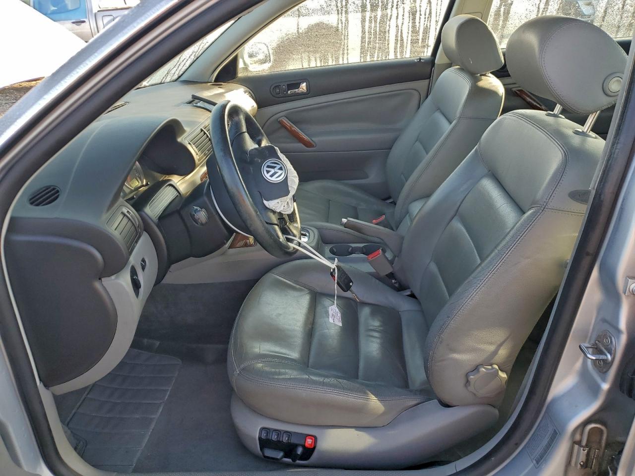 2001 Volkswagen Passat Glx Silver vin: WVWRH63B31E145554
