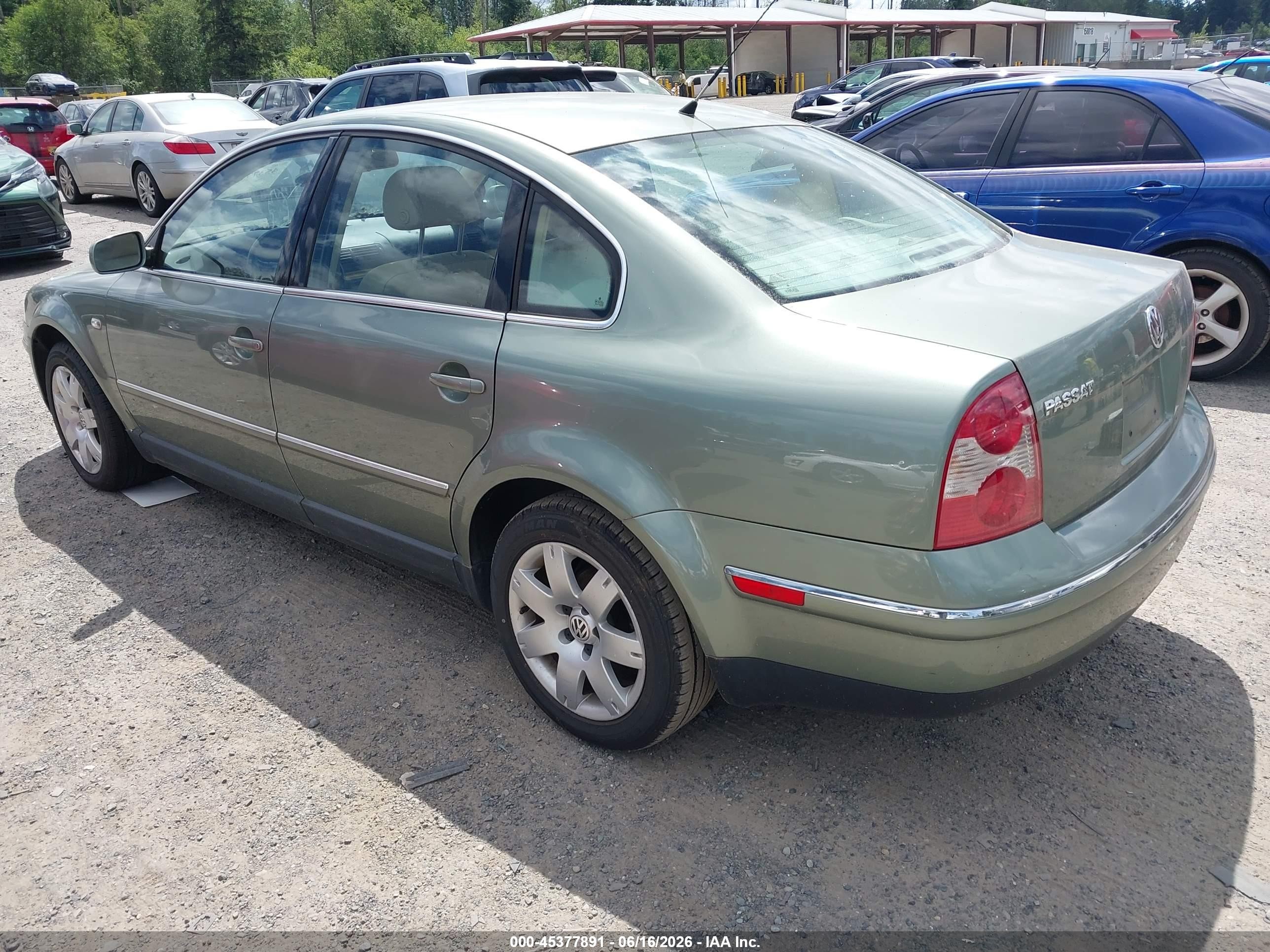 2002 Volkswagen Passat Glx Beige vin: WVWRH63B72P135826