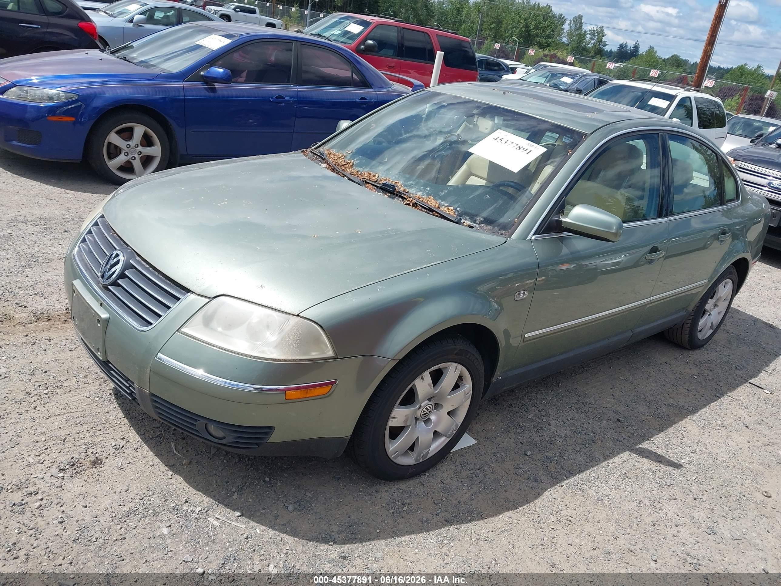 2002 Volkswagen Passat Glx Beige vin: WVWRH63B72P135826