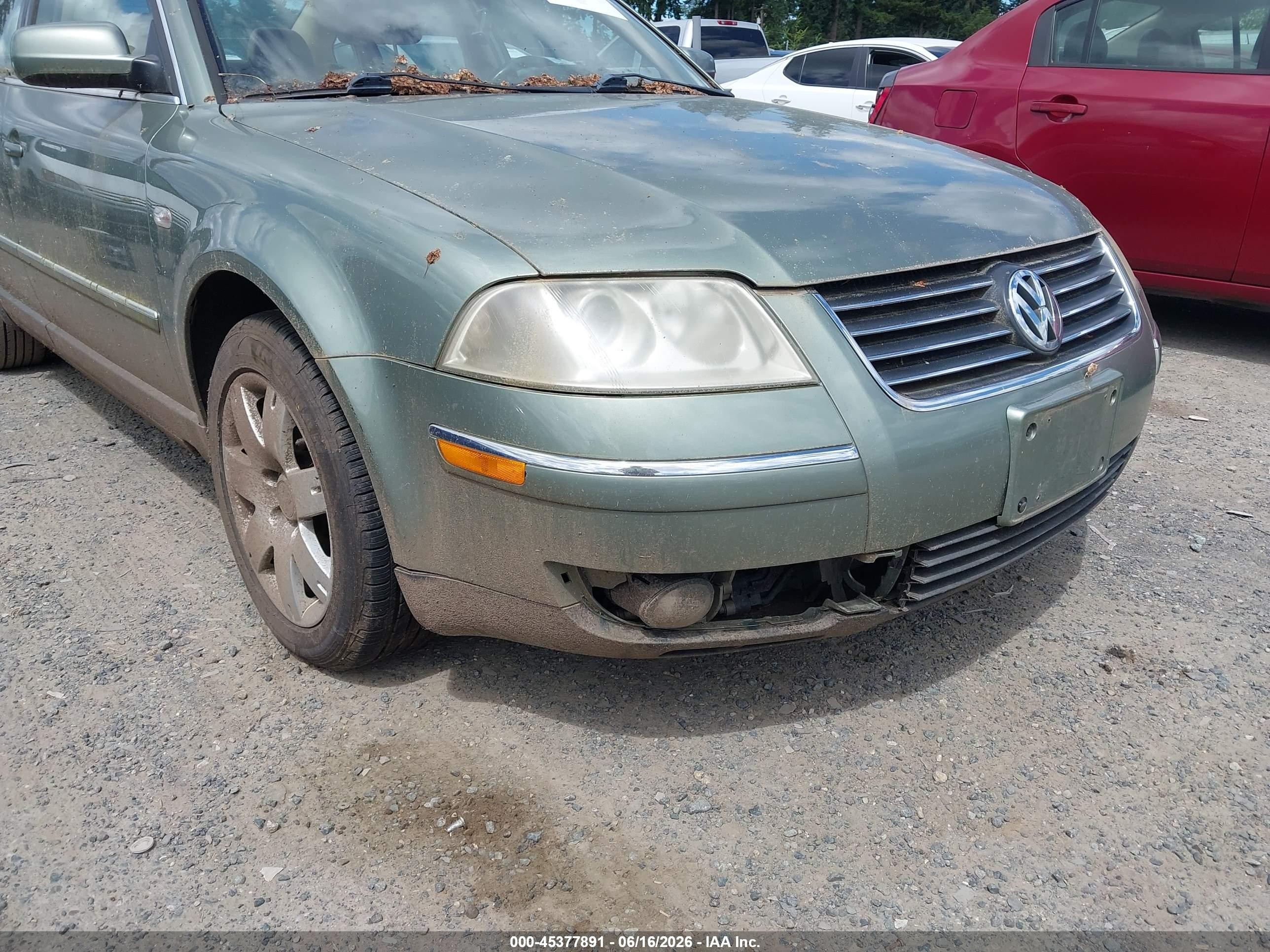 2002 Volkswagen Passat Glx Beige vin: WVWRH63B72P135826