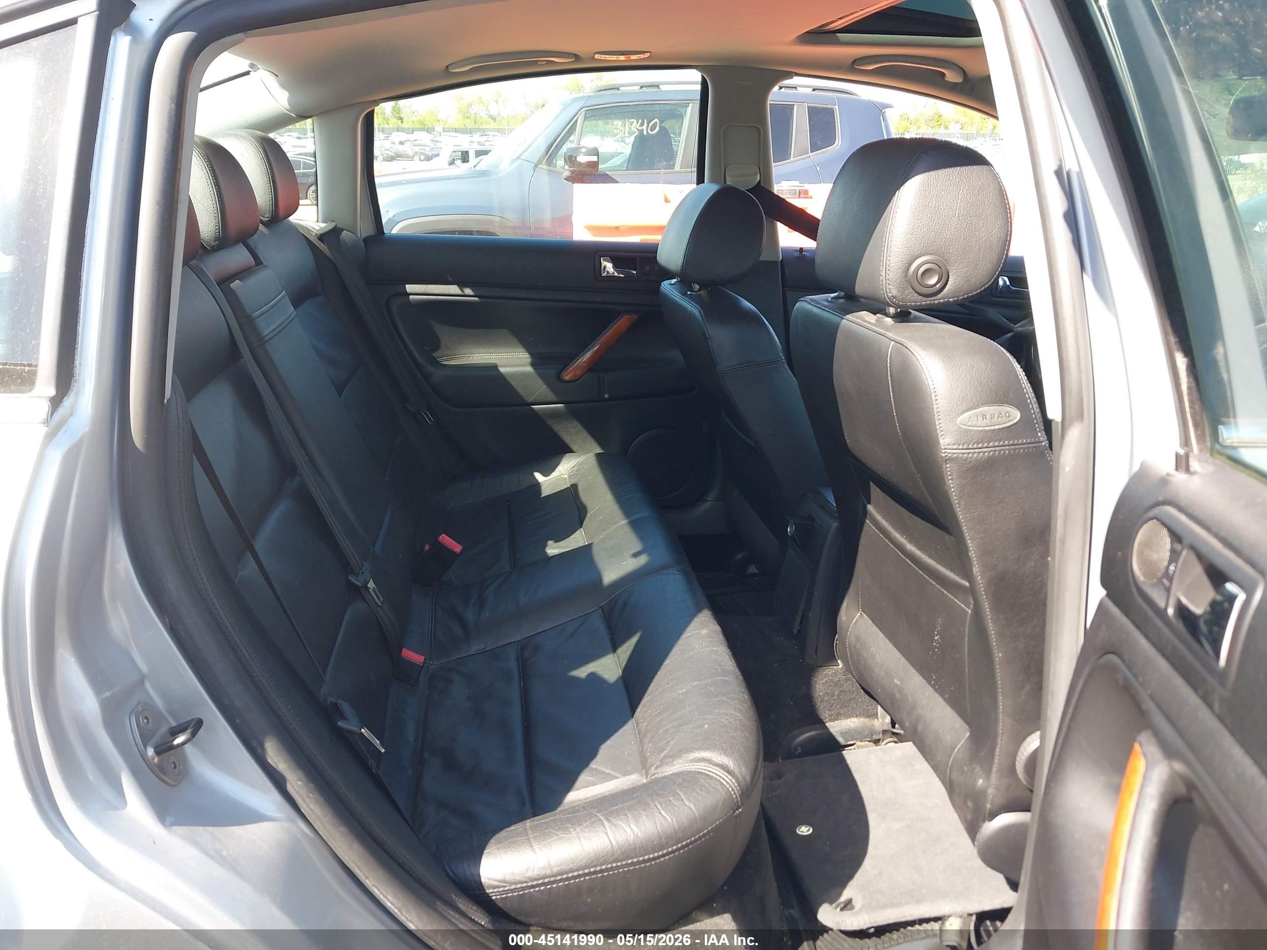2003 Volkswagen Passat Glx Silver vin: WVWRH63B83P100679