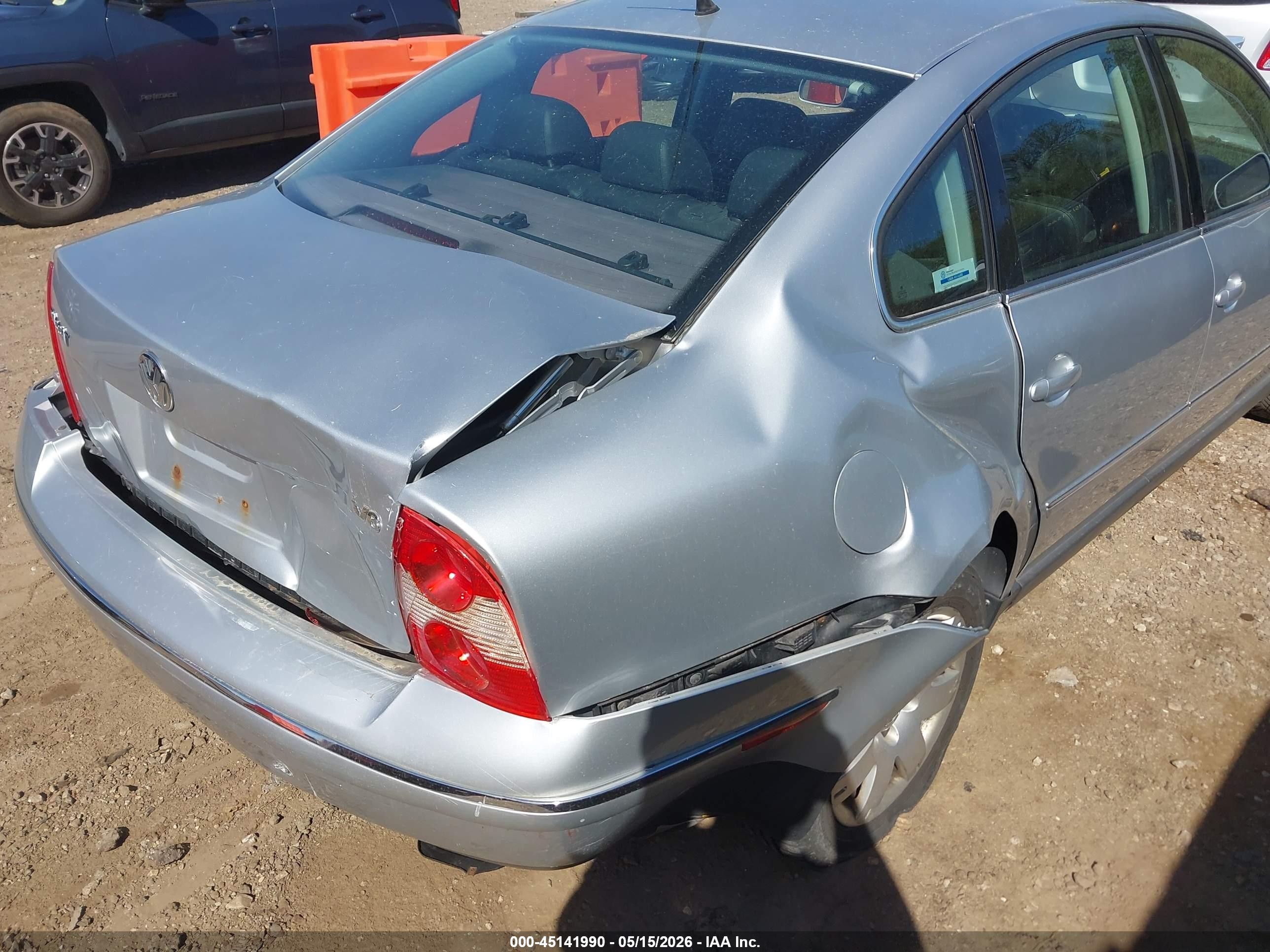 2003 Volkswagen Passat Glx Silver vin: WVWRH63B83P100679