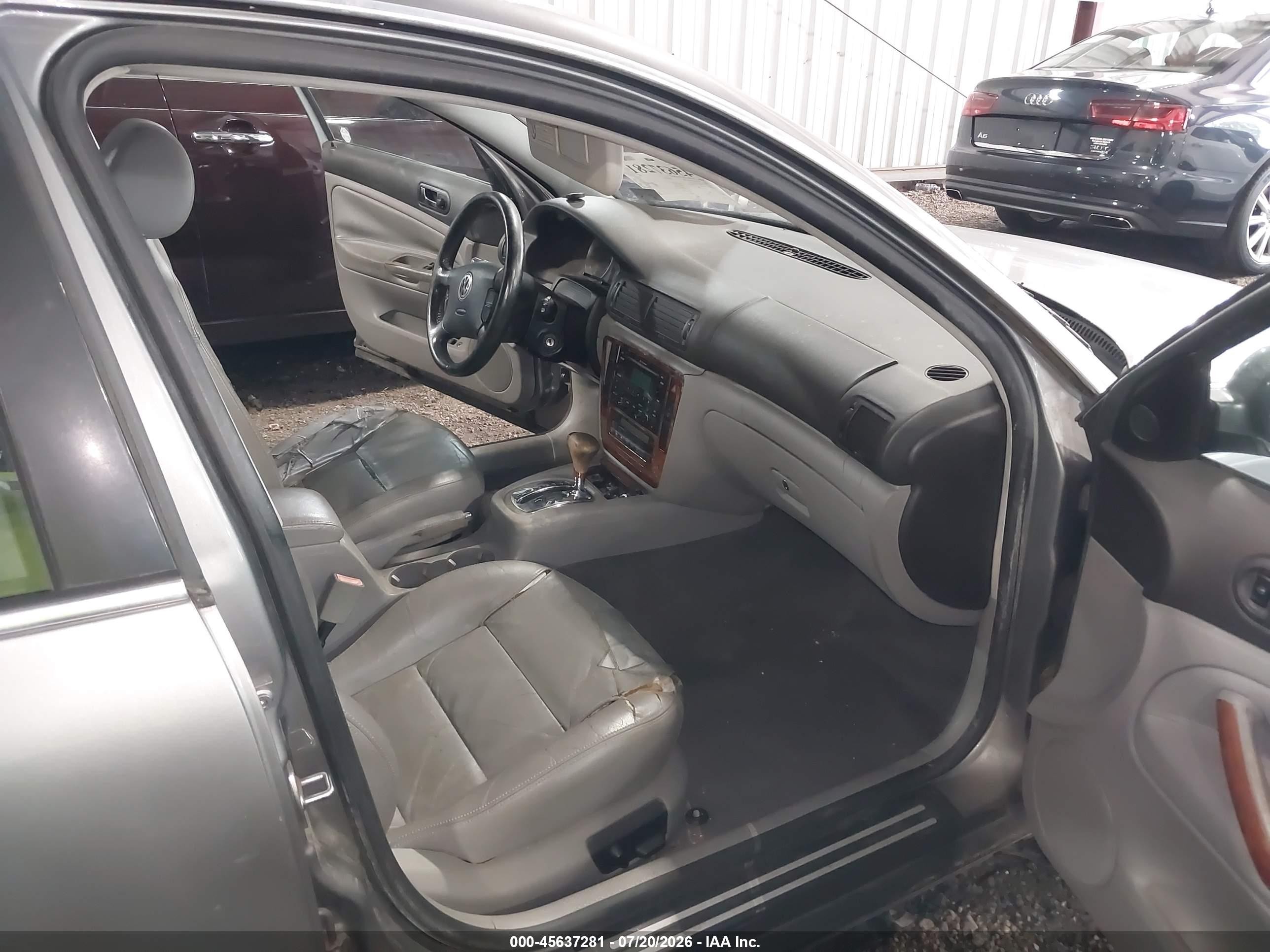 2002 Volkswagen Passat Glx Gray vin: WVWRH63B92P289633