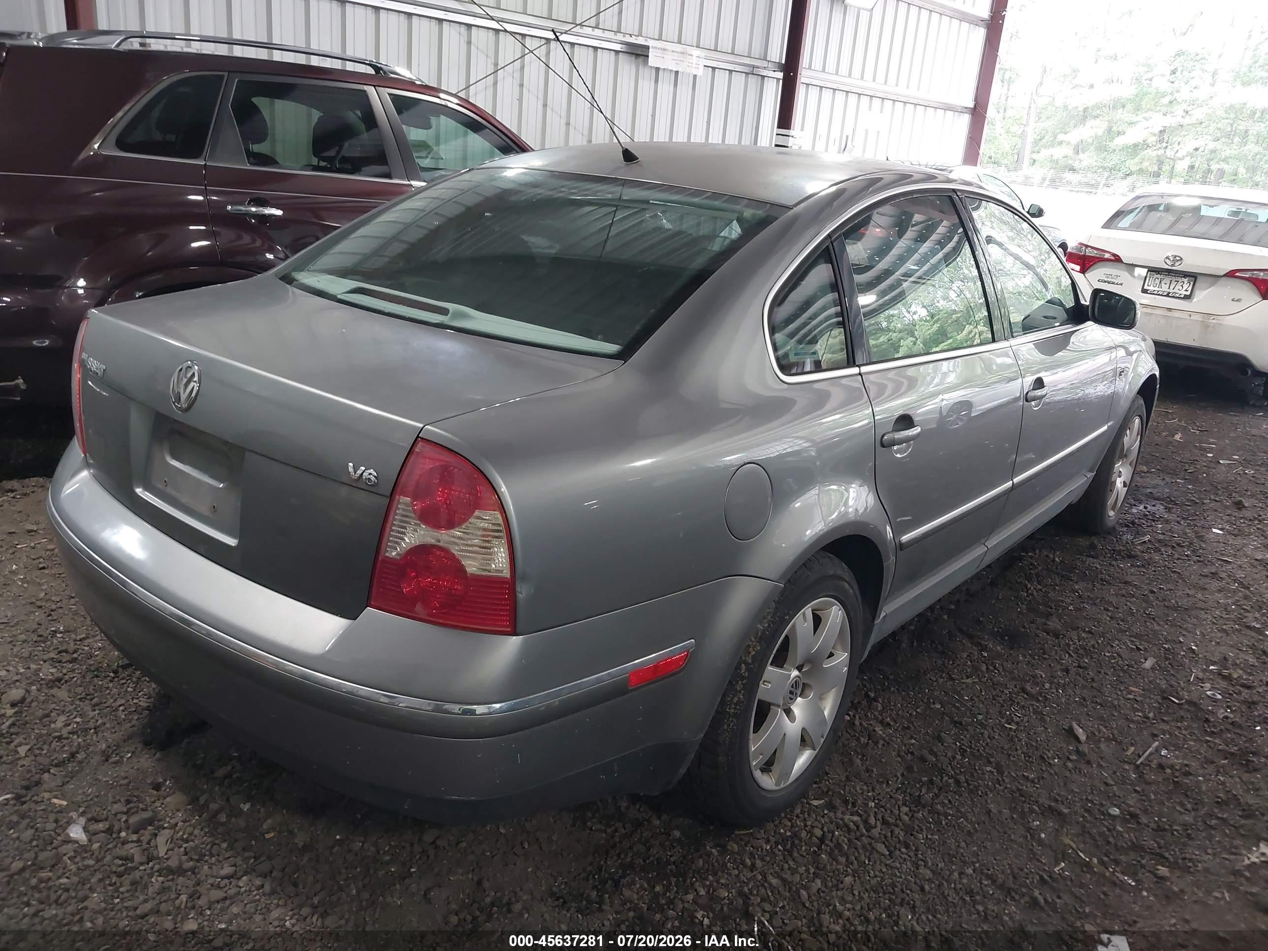 2002 Volkswagen Passat Glx Gray vin: WVWRH63B92P289633