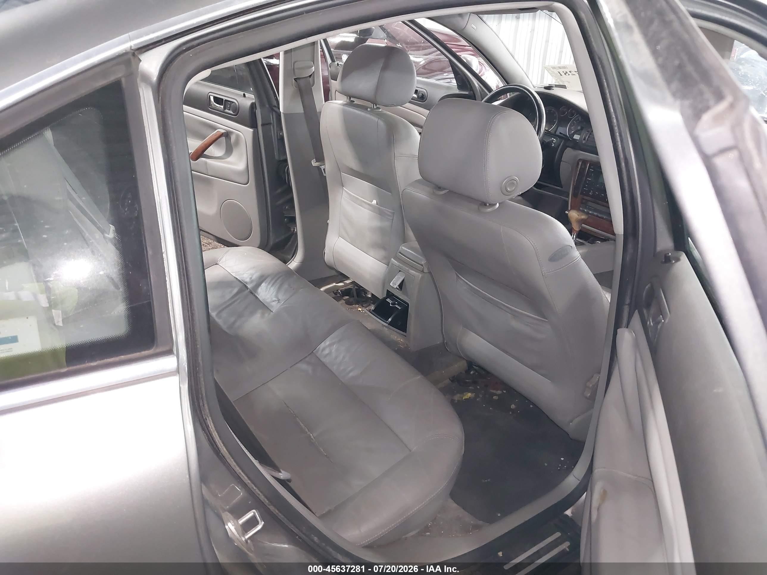 2002 Volkswagen Passat Glx Gray vin: WVWRH63B92P289633