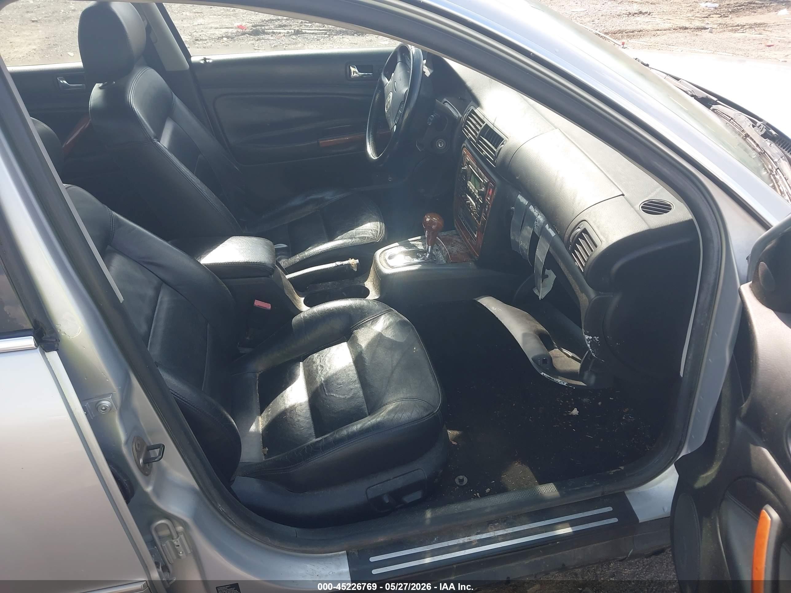 2003 Volkswagen Passat Glx Silver vin: WVWRH63B93P198430